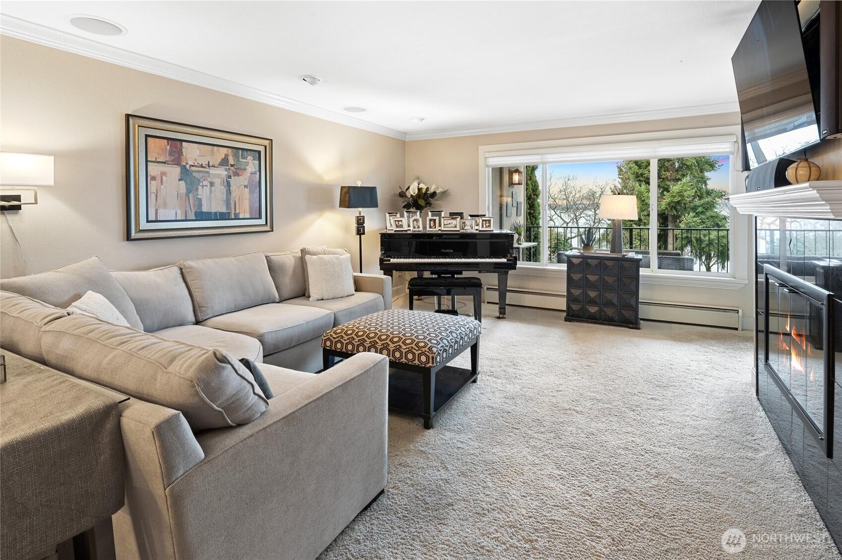 KIRKLAND, Washington, 98033, United States, 2 Bedrooms Bedrooms, ,2 BathroomsBathrooms,Residential,For Sale,1827851