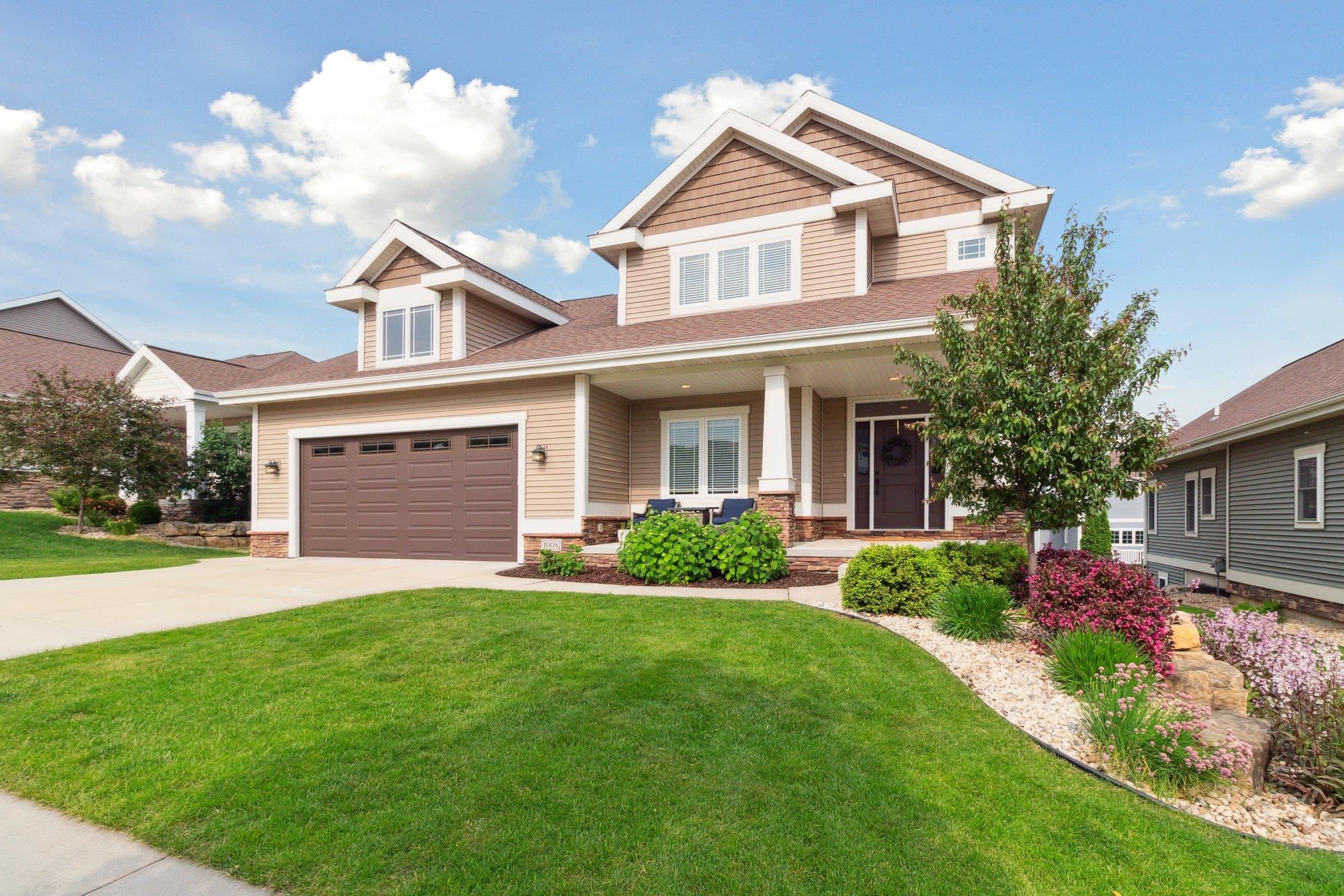 WAUNAKEE, Wisconsin, 53597, United States, 4 Bedrooms Bedrooms, ,4 BathroomsBathrooms,Residential,For Sale,1927061