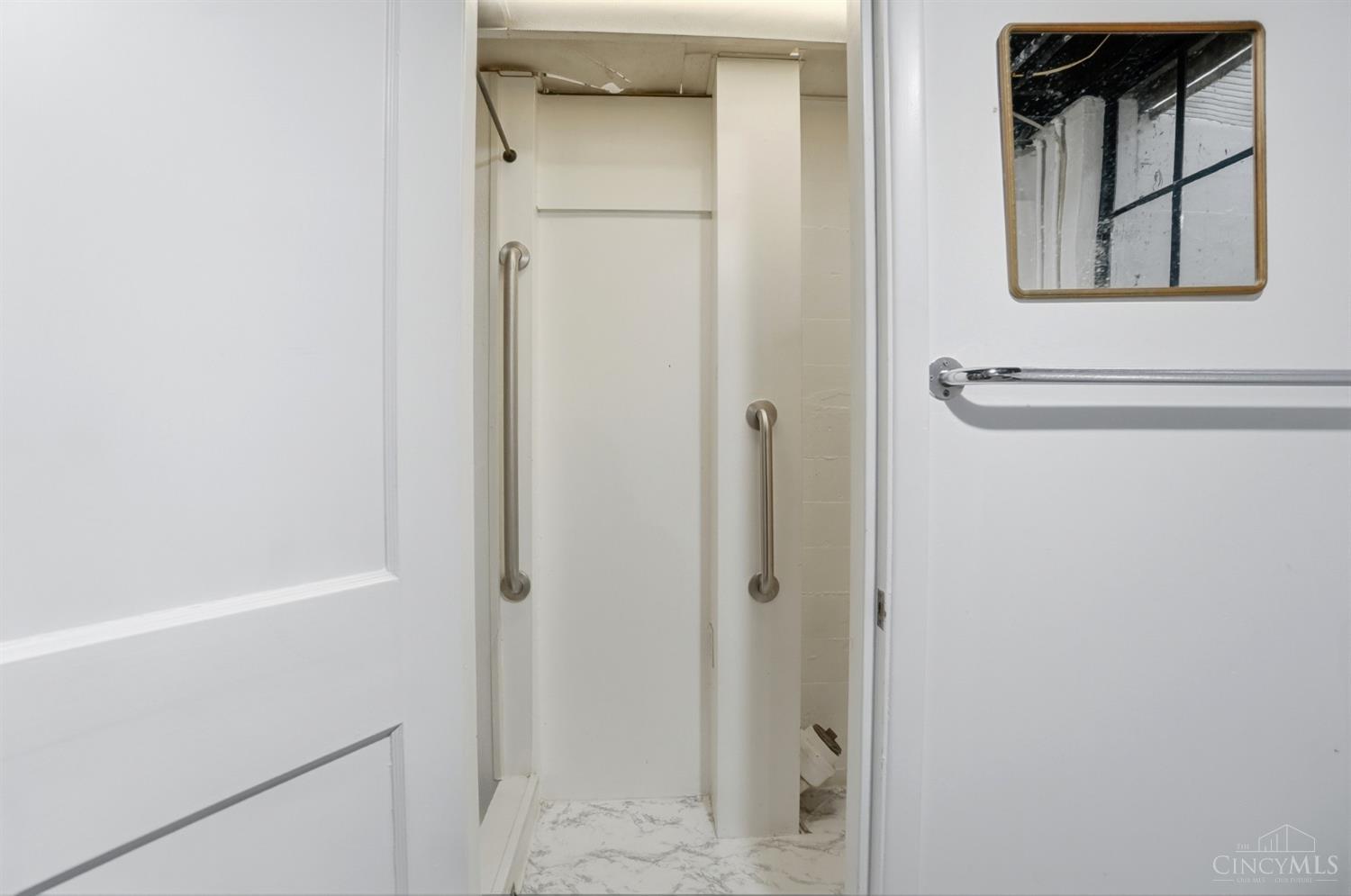 Cincinnati, Ohio, 45227, United States, 3 Bedrooms Bedrooms, ,2 BathroomsBathrooms,Residential,For Sale,1989456