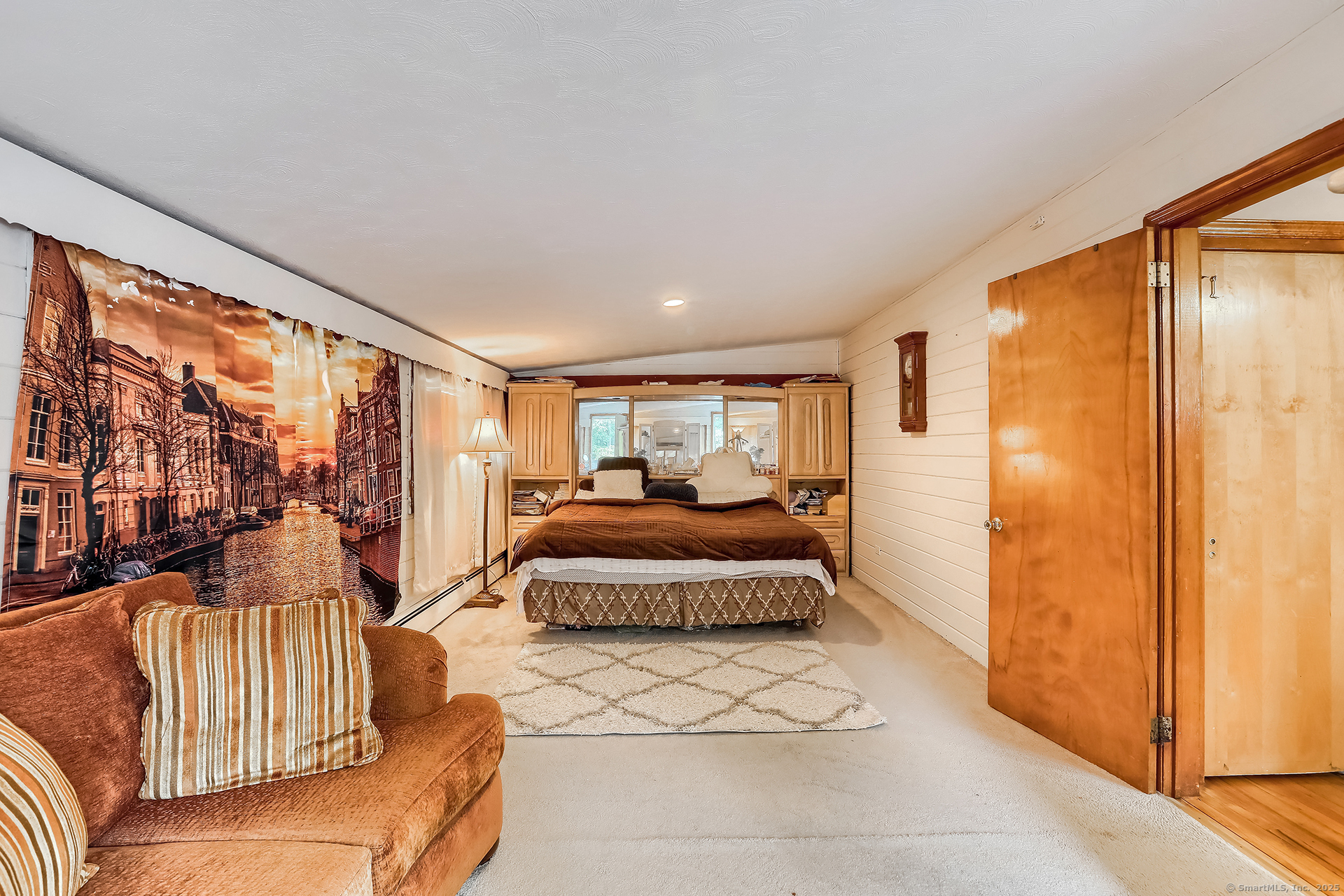 Brookfield, Connecticut, 06804, United States, 4 Bedrooms Bedrooms, ,2 BathroomsBathrooms,Residential,For Sale,1730338