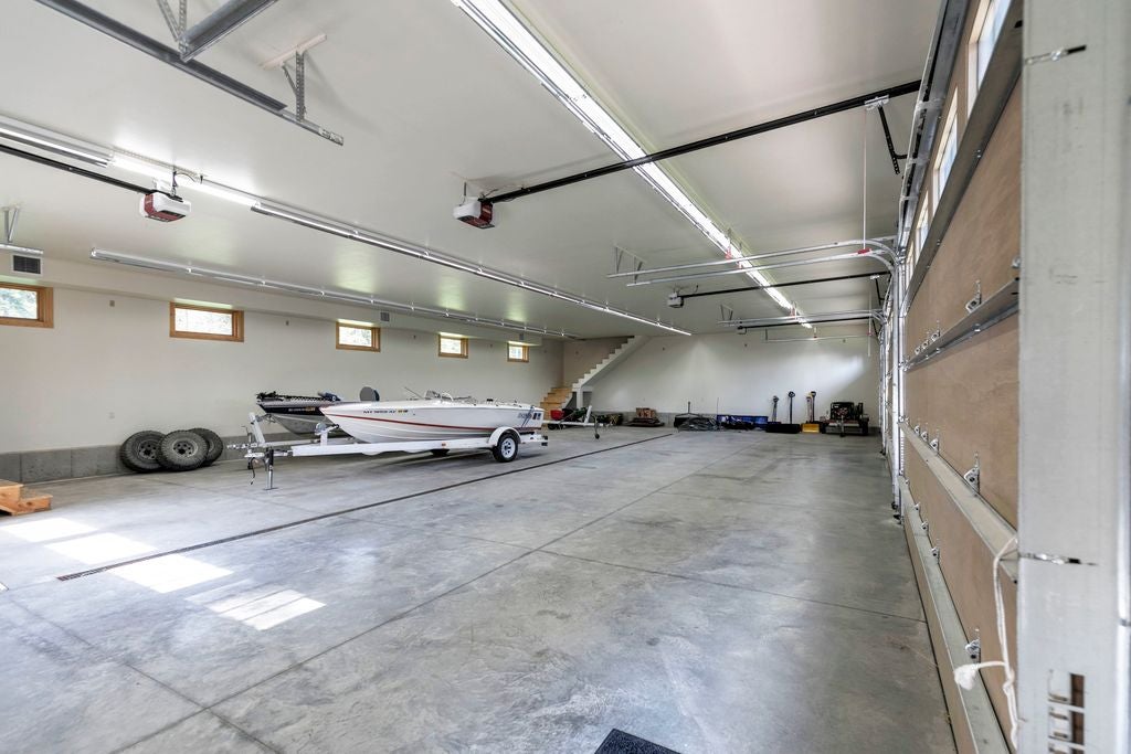 Kila, Montana, 59920, United States, 6 Bedrooms Bedrooms, ,6 BathroomsBathrooms,Residential,For Sale,2003008