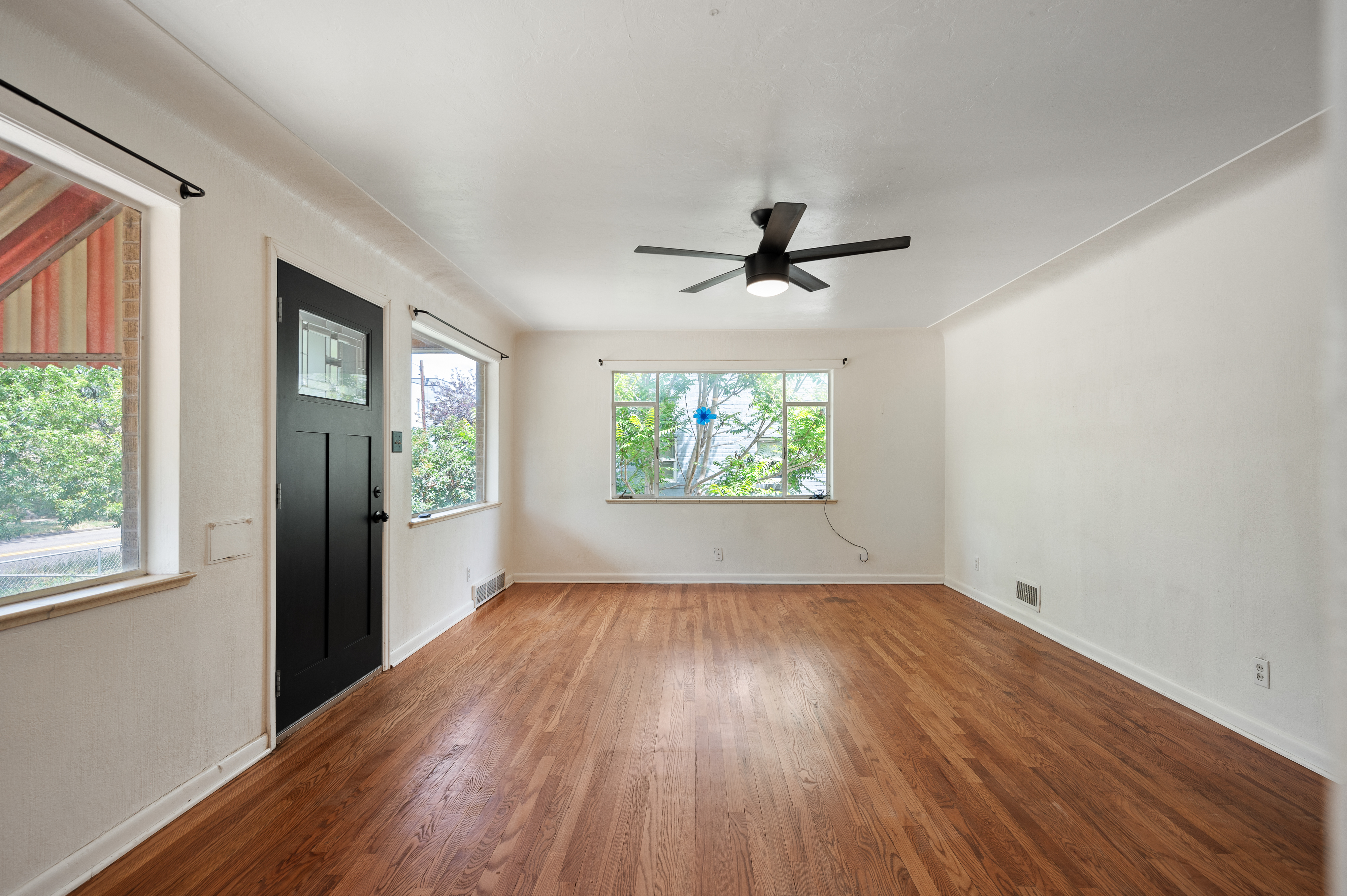  Charming Up/Down Duplex In Beloved Sunnyside - 物件實景