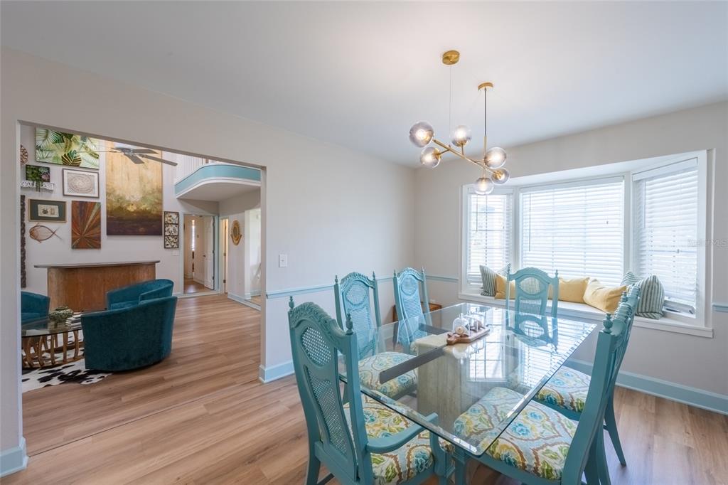 Sarasota, Florida, 34243, United States, 3 Bedrooms Bedrooms, ,4 BathroomsBathrooms,Residential,For Sale,1941793