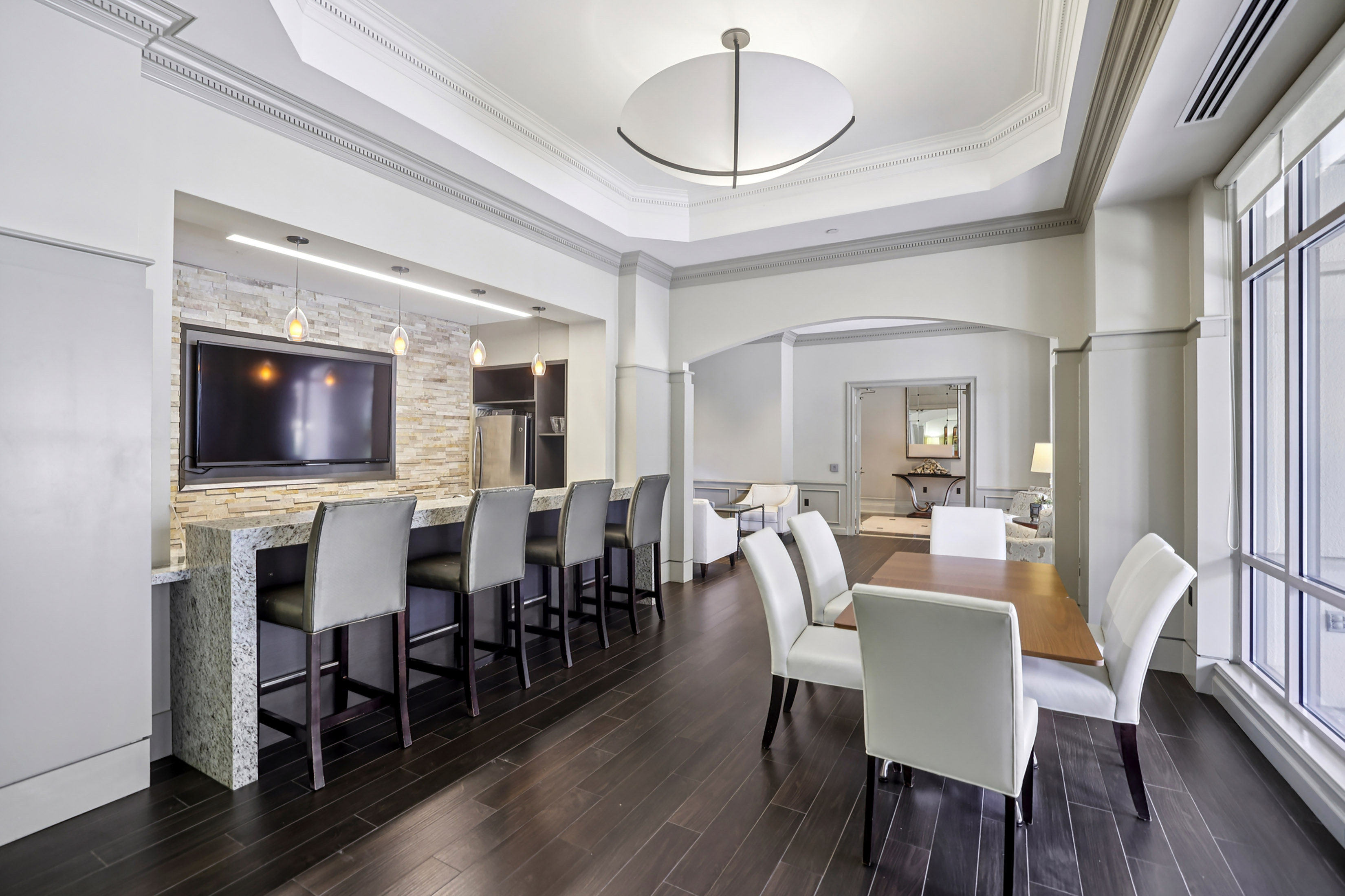  Welcome to Unit 2150 at The Oaks at Buckhead - 物件實景