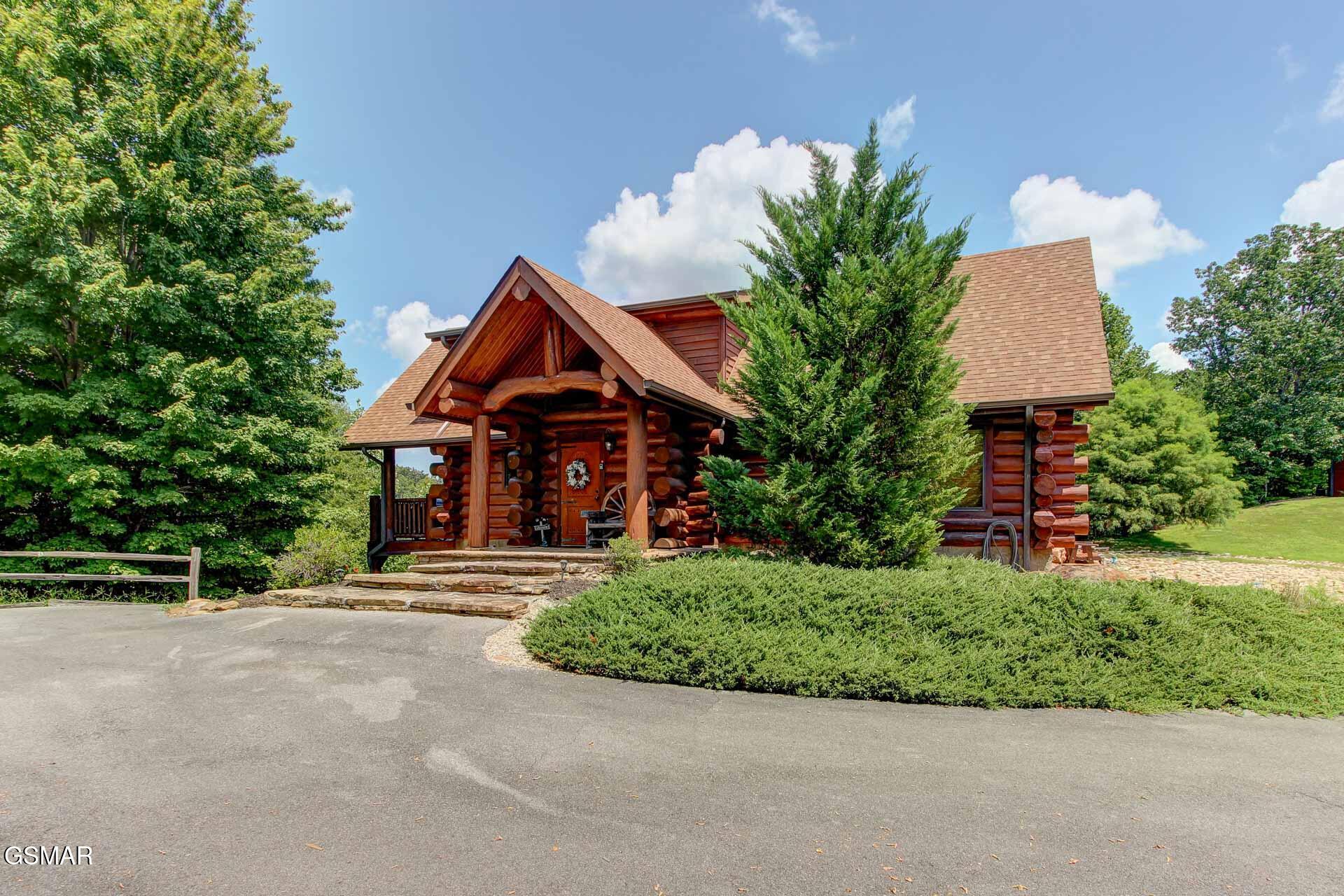 Sevierville, Tennessee, 37876, United States, 3 Bedrooms Bedrooms, ,5 BathroomsBathrooms,Residential,For Sale,1976203