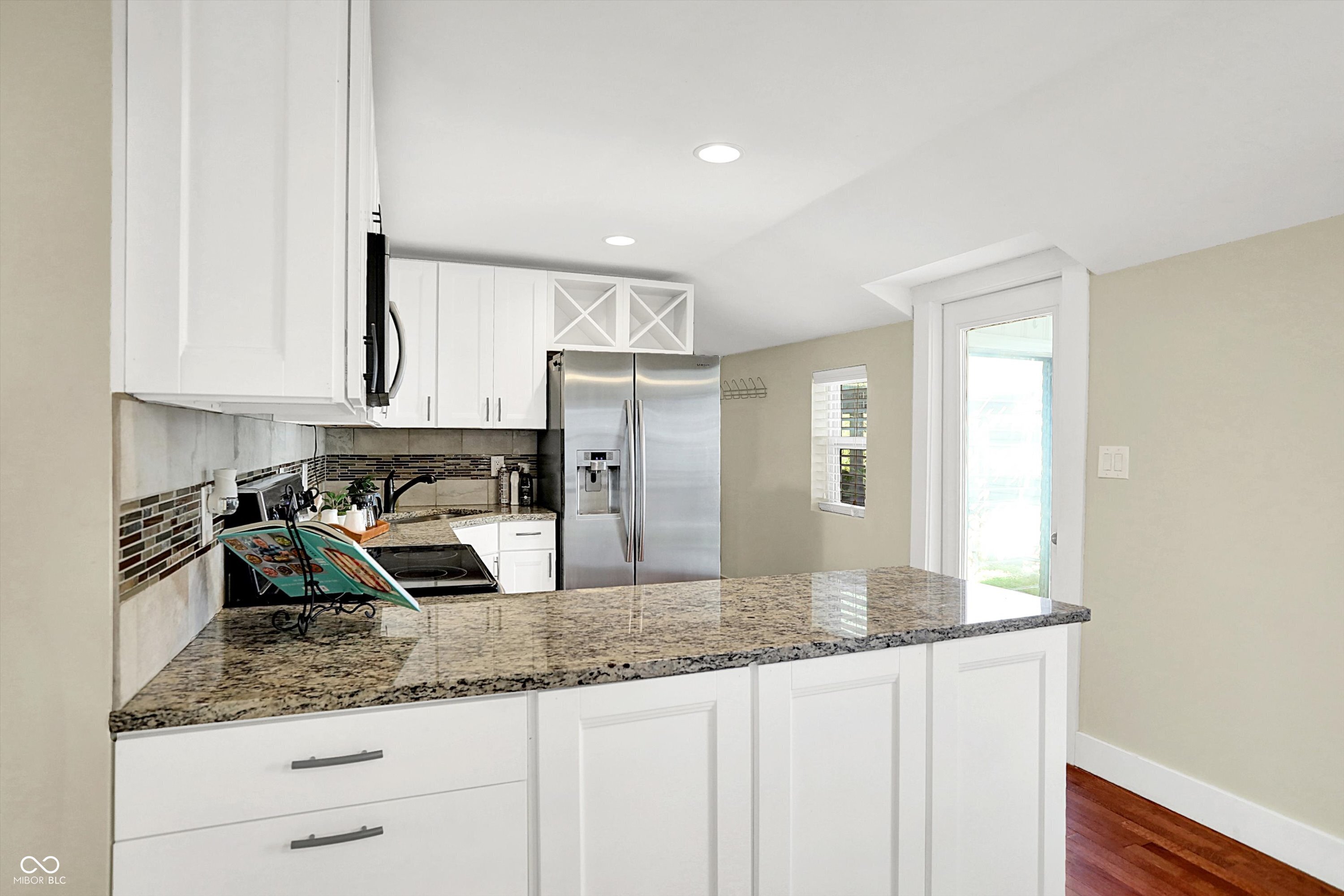 Zionsville, Indiana, 46077, United States, 3 Bedrooms Bedrooms, ,2 BathroomsBathrooms,Residential,For Sale,1981212