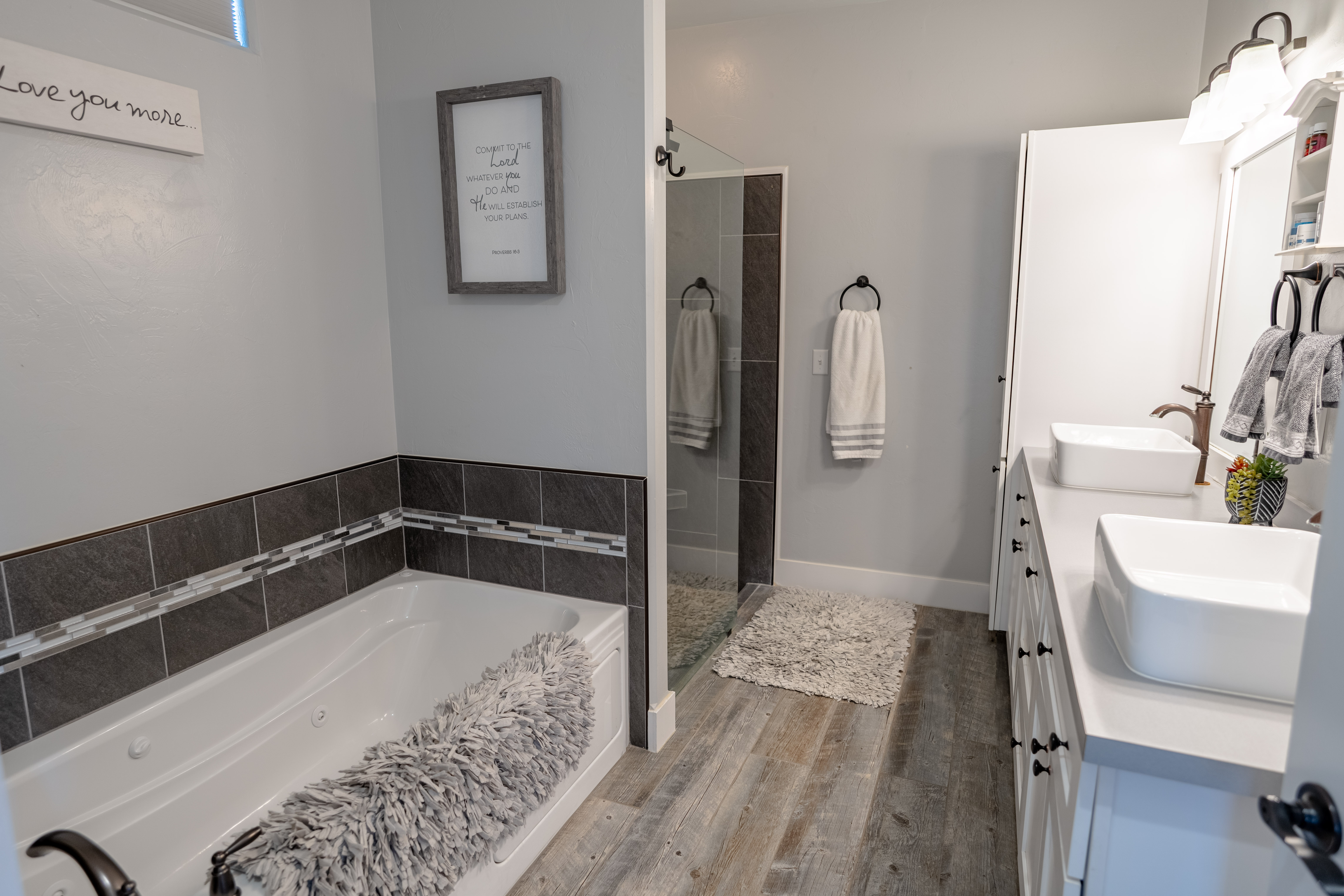 Montana City, Montana, 59634, United States, 8 Bedrooms Bedrooms, ,5 BathroomsBathrooms,Residential,For Sale,1977142