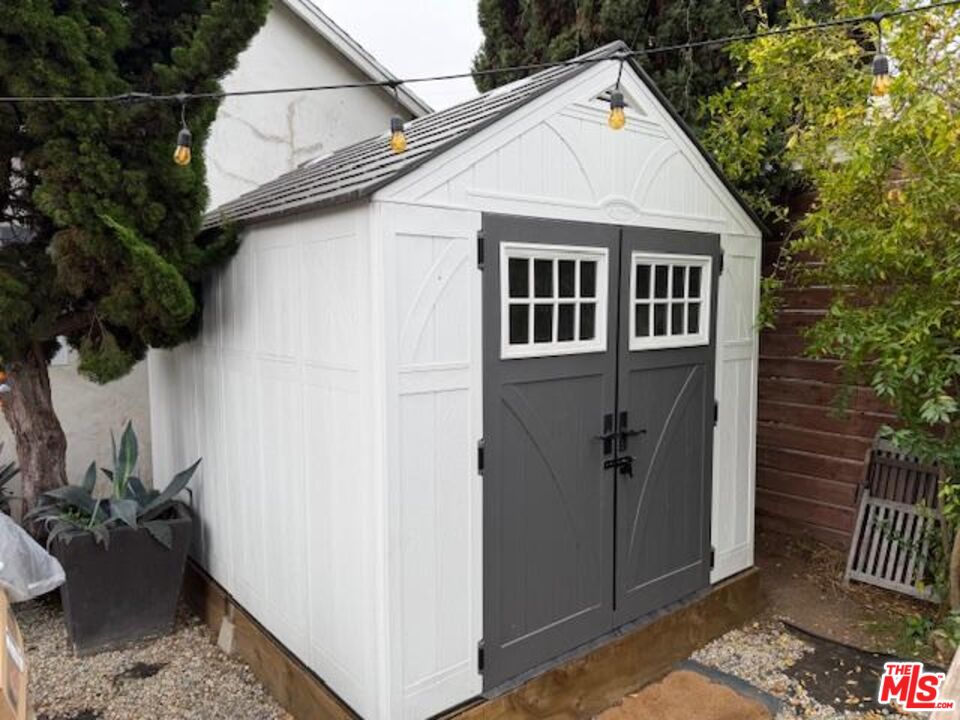 Venice, California, 90291, United States, 2 Bedrooms Bedrooms, ,2 BathroomsBathrooms,Residential,For Sale,1993237