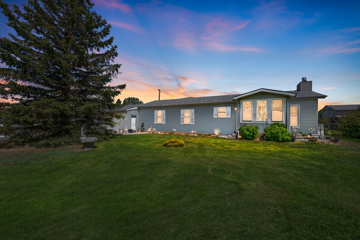 Cheyenne, Wyoming, 82009, United States, 5 Bedrooms Bedrooms, ,2 BathroomsBathrooms,Residential,For Sale,2048903