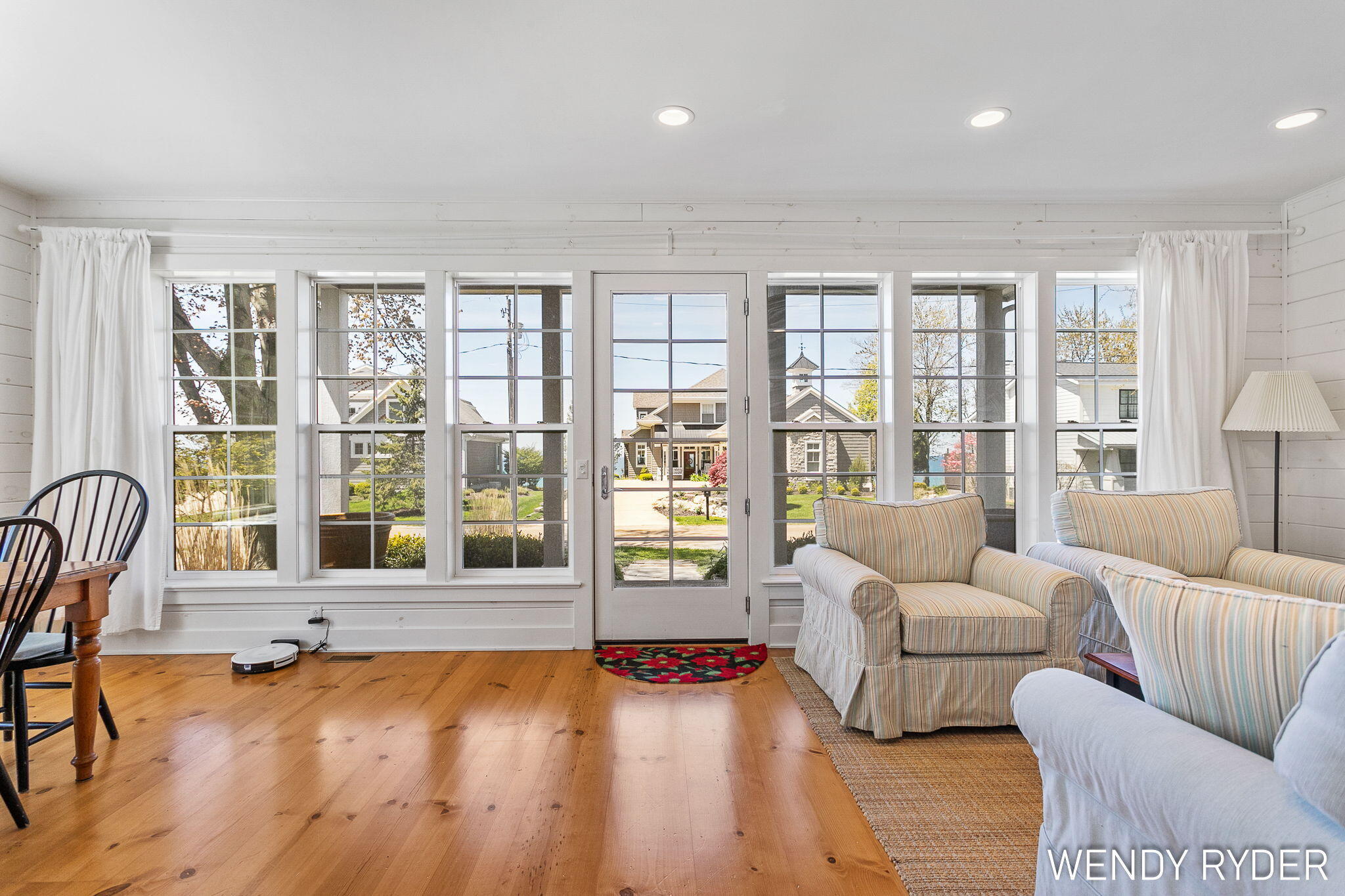 South Haven, Michigan, 49090, United States, 4 Bedrooms Bedrooms, ,4 BathroomsBathrooms,Residential,For Sale,1907418