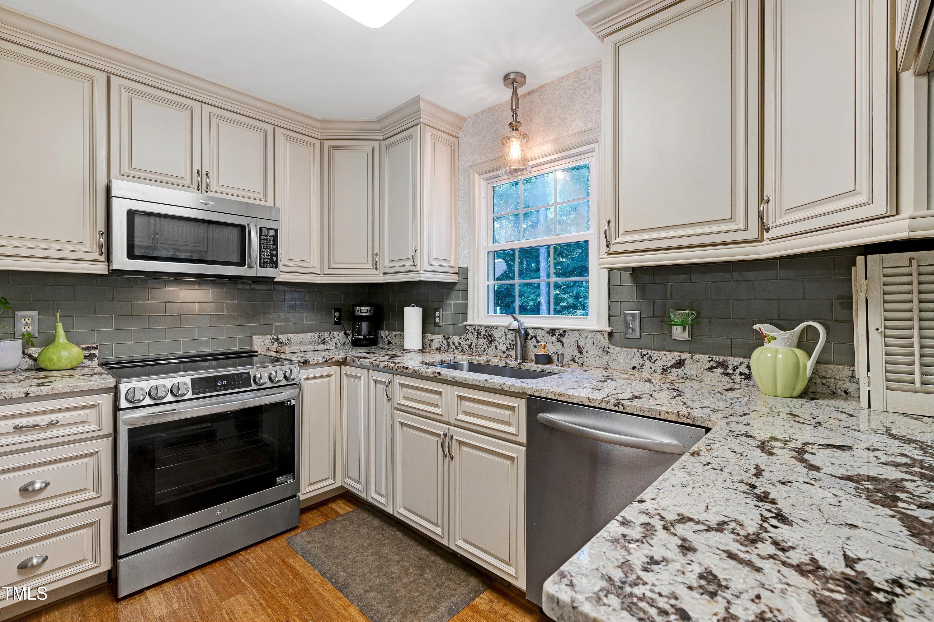 Raleigh, North Carolina, 27606, United States, 3 Bedrooms Bedrooms, ,3 BathroomsBathrooms,Residential,For Sale,1941064