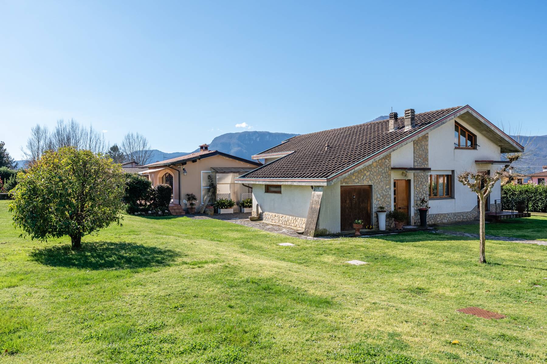  Villa with dépendance and swimming pool in Barga - 物件實景
