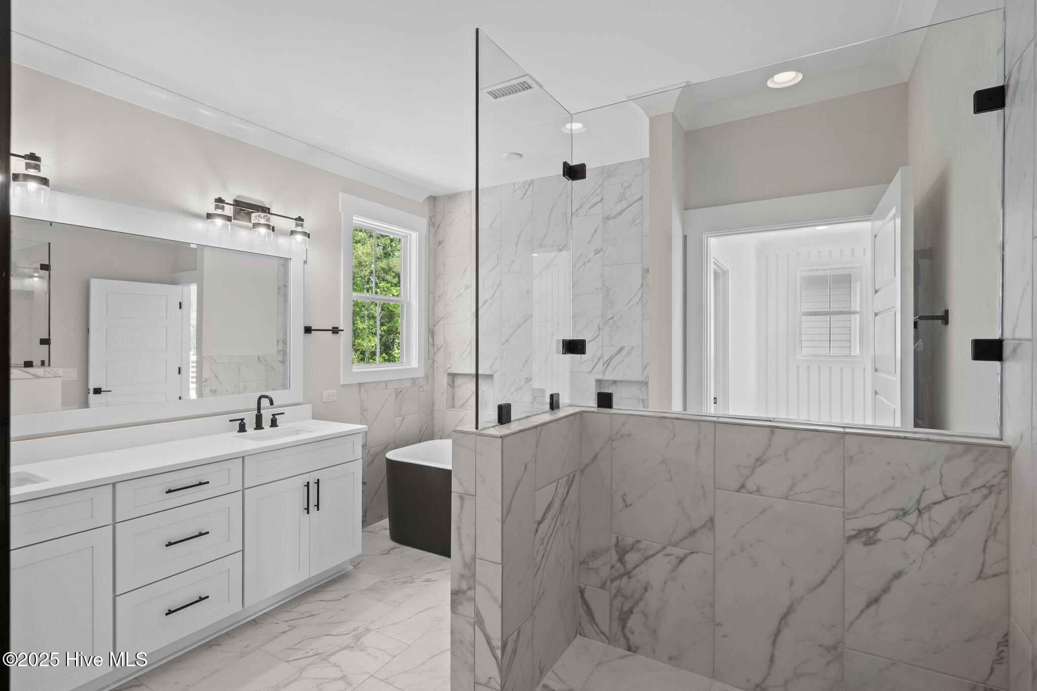 Wilmington, North Carolina, 28411, United States, 4 Bedrooms Bedrooms, ,4 BathroomsBathrooms,Residential,For Sale,1979455