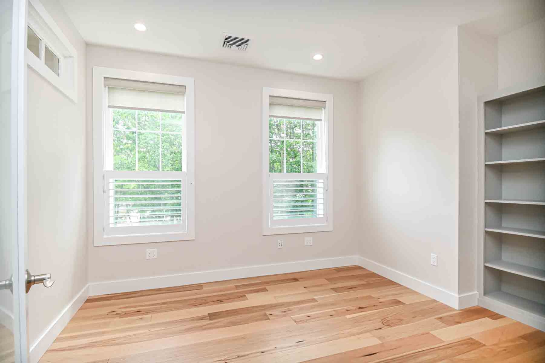  960 Sagamore Avenue, Unit 23 - 物件實景