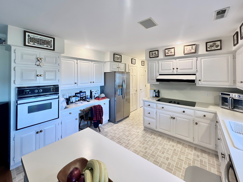 Onancock, Virginia, 23417, United States, 2 Bedrooms Bedrooms, ,2 BathroomsBathrooms,Residential,For Sale,1971701