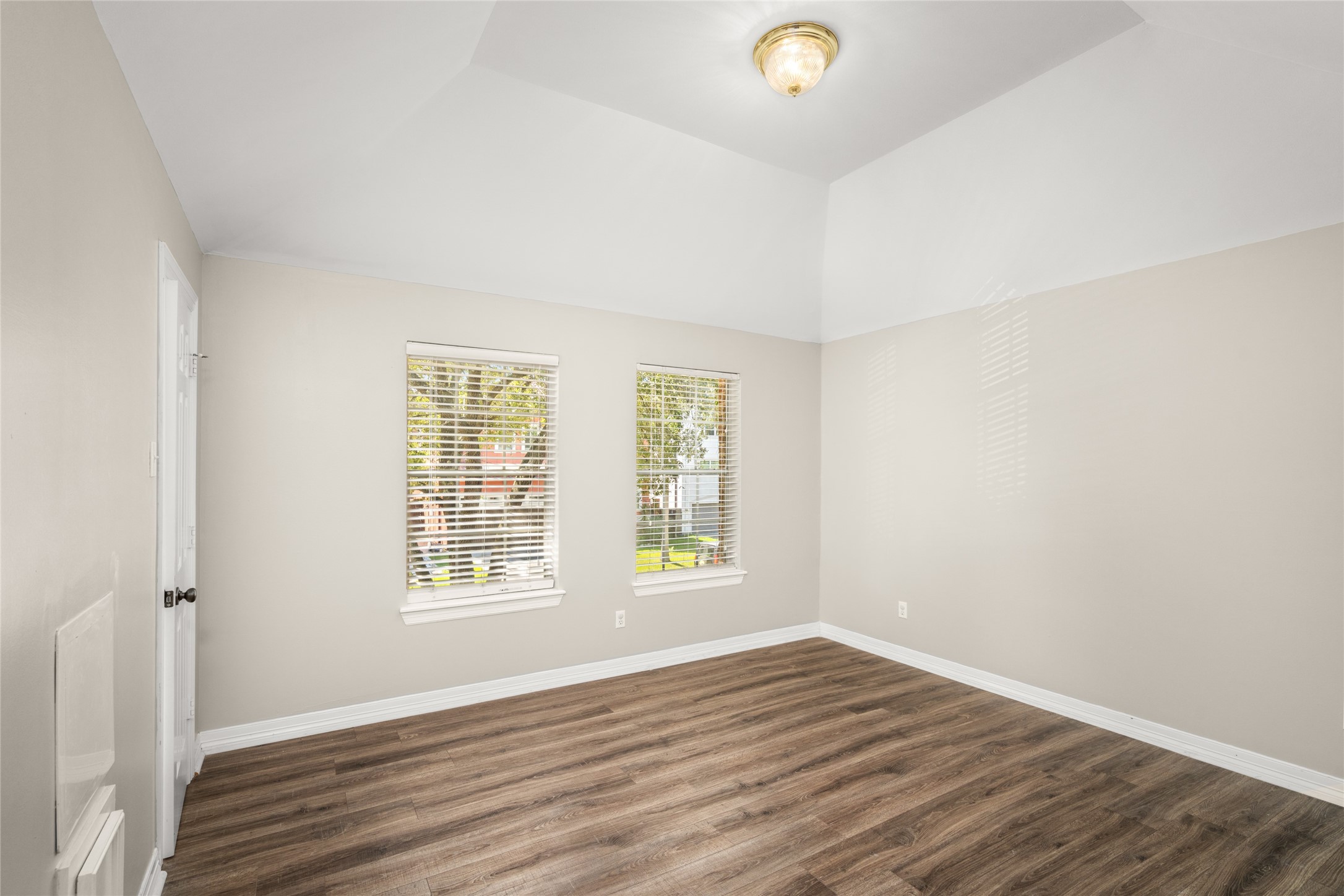  4312 Holt Street - 物件實景