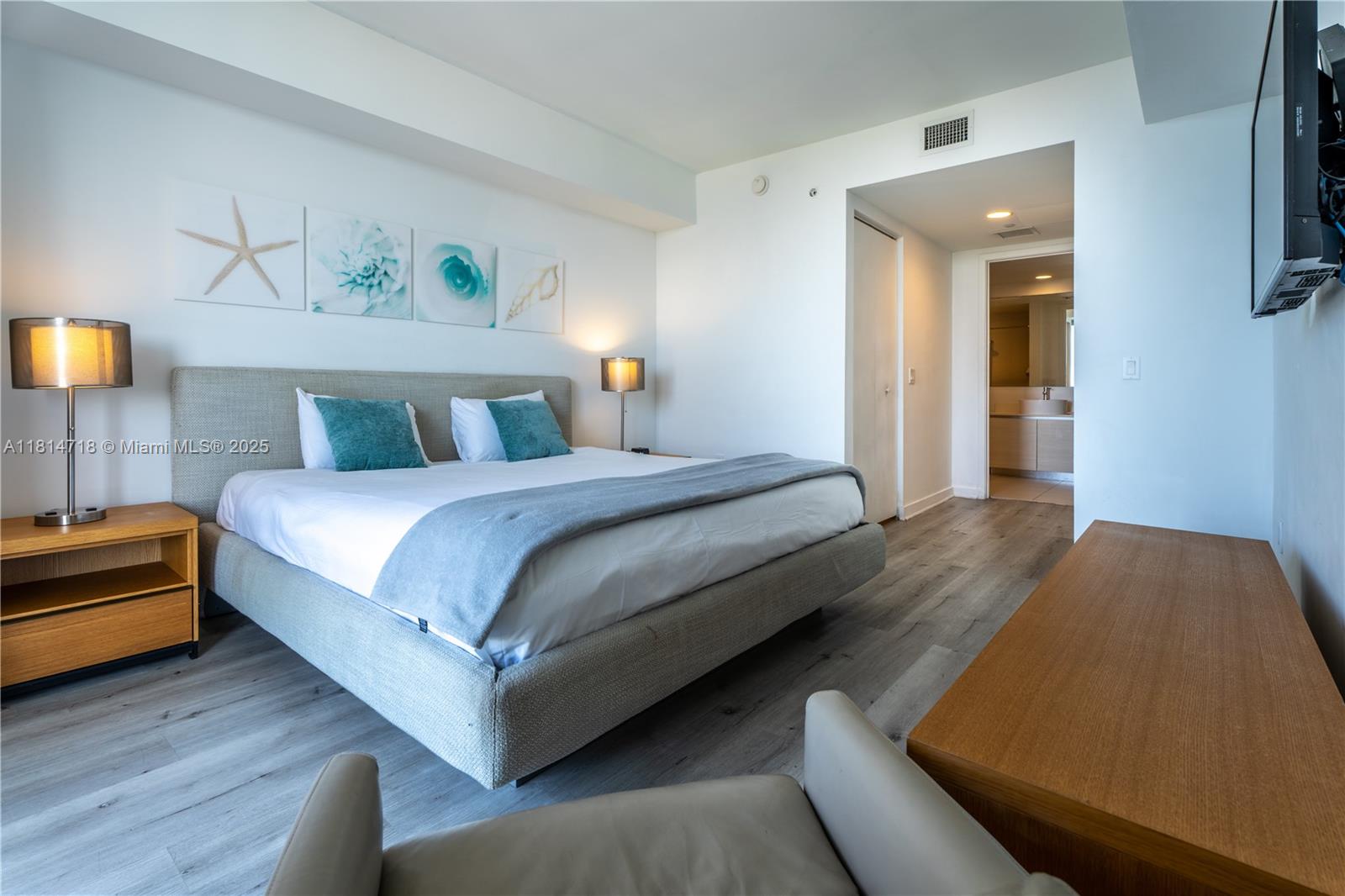 Hallandale Beach, Florida, 33009, United States, 2 Bedrooms Bedrooms, ,2 BathroomsBathrooms,Residential,For Sale,1840698