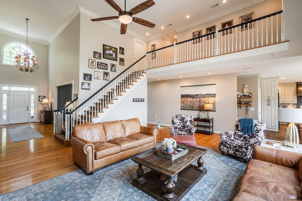CHATSWORTH, Georgia, 30705, United States, 5 Bedrooms Bedrooms, ,6 BathroomsBathrooms,Residential,For Sale,1846610