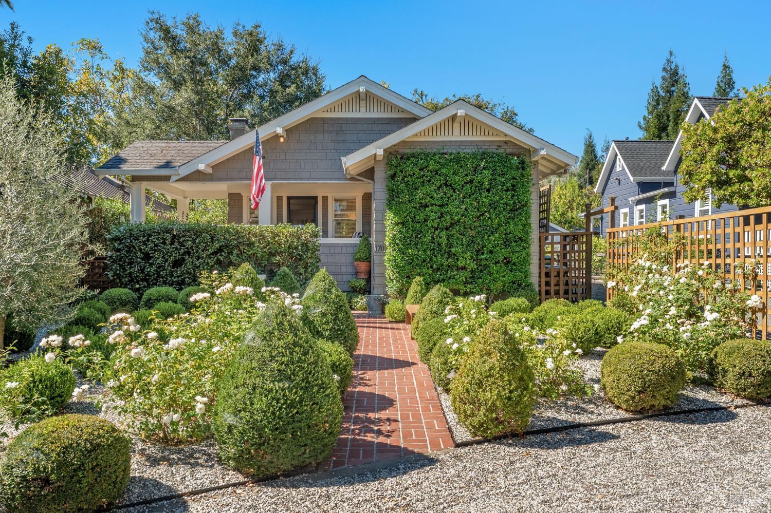 Alexander Ct, Saint Helena, CA 94574
