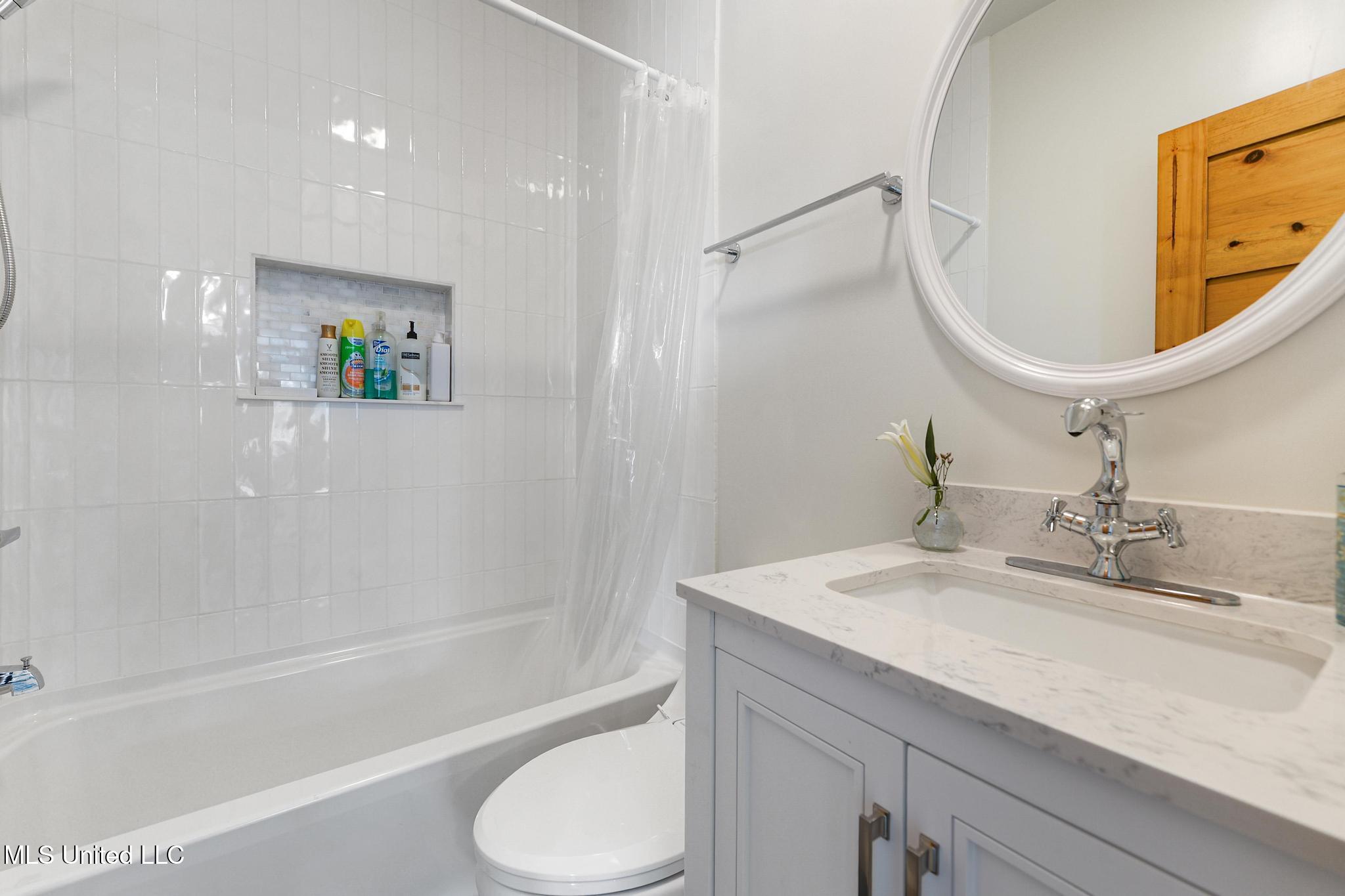 Pass Christian, Mississippi, 39571, United States, 5 Bedrooms Bedrooms, ,7 BathroomsBathrooms,Residential,For Sale,1989157