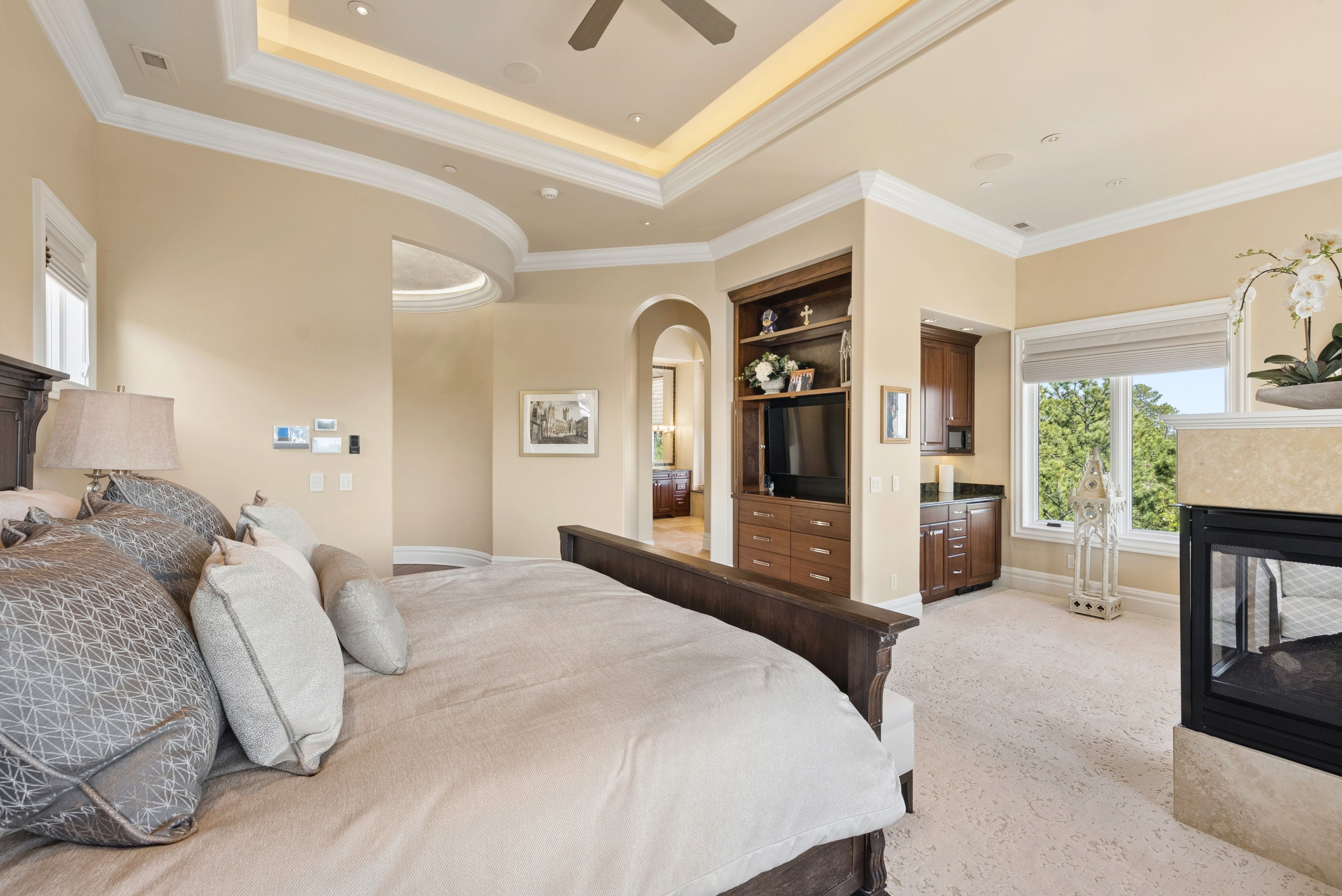  Extraordinary legacy estate on 2.59 private acres in Cathedral Pines - 物件實景