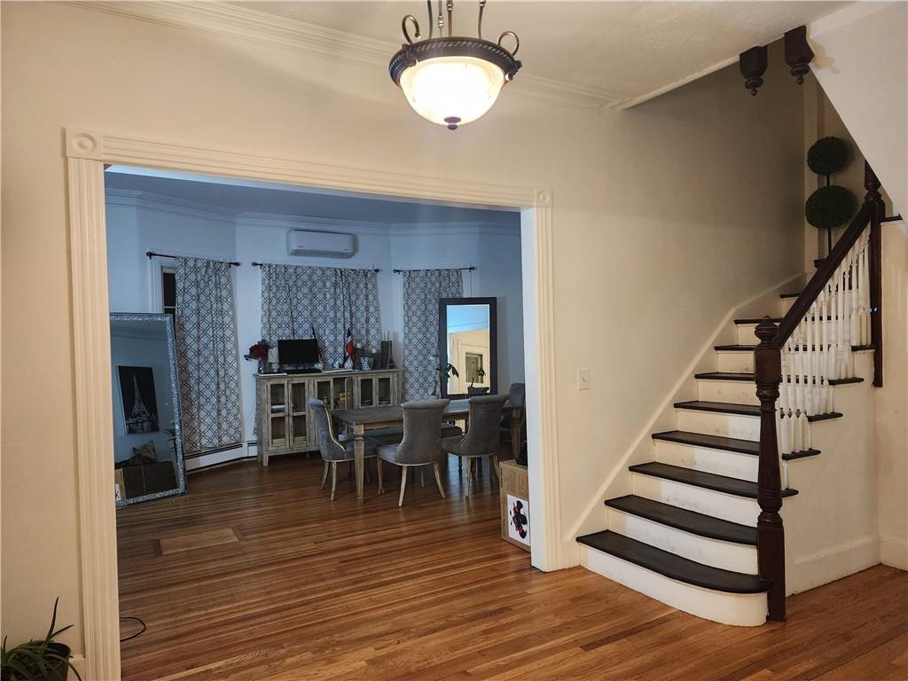 Cranston, Rhode Island, 02905, United States, 5 Bedrooms Bedrooms, ,3 BathroomsBathrooms,Residential,For Sale,1930877