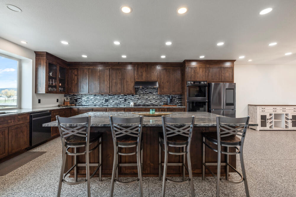 Klamath Falls, Oregon, 97603, United States, 3 Bedrooms Bedrooms, ,3 BathroomsBathrooms,Residential,For Sale,1878382