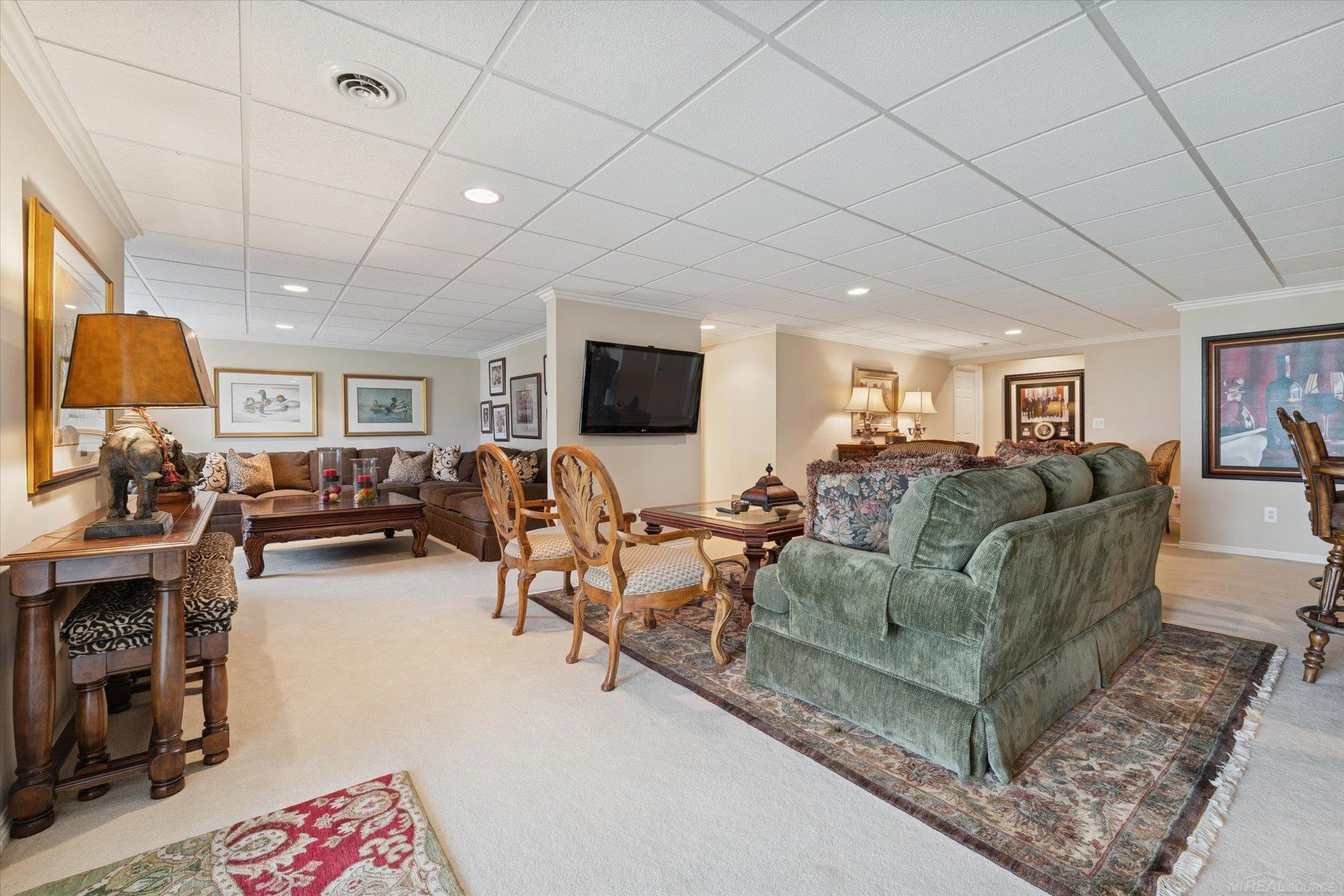 Oakland Twp, Michigan, 48306, United States, 2 Bedrooms Bedrooms, ,4 BathroomsBathrooms,Residential,For Sale,1984320