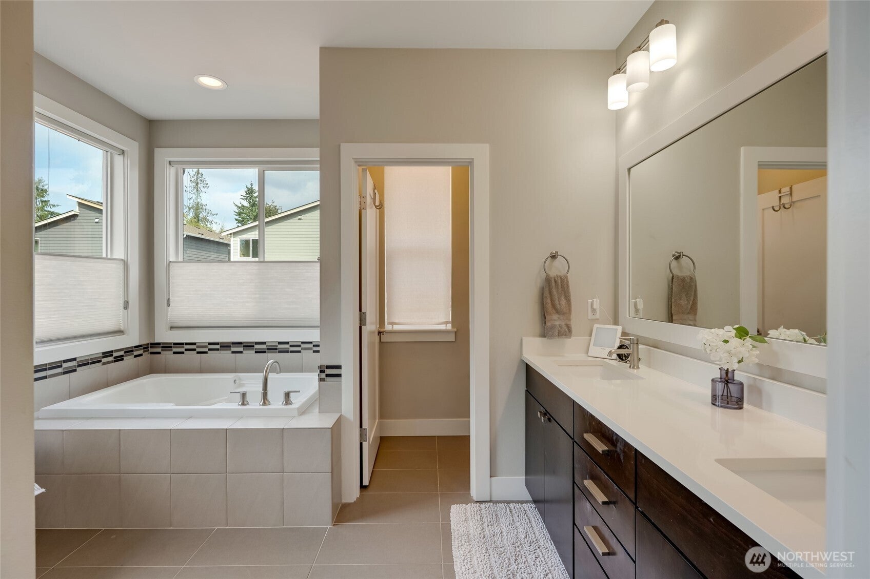 Bothell, Washington, 98012, United States, 4 Bedrooms Bedrooms, ,4 BathroomsBathrooms,Residential,For Sale,1975885