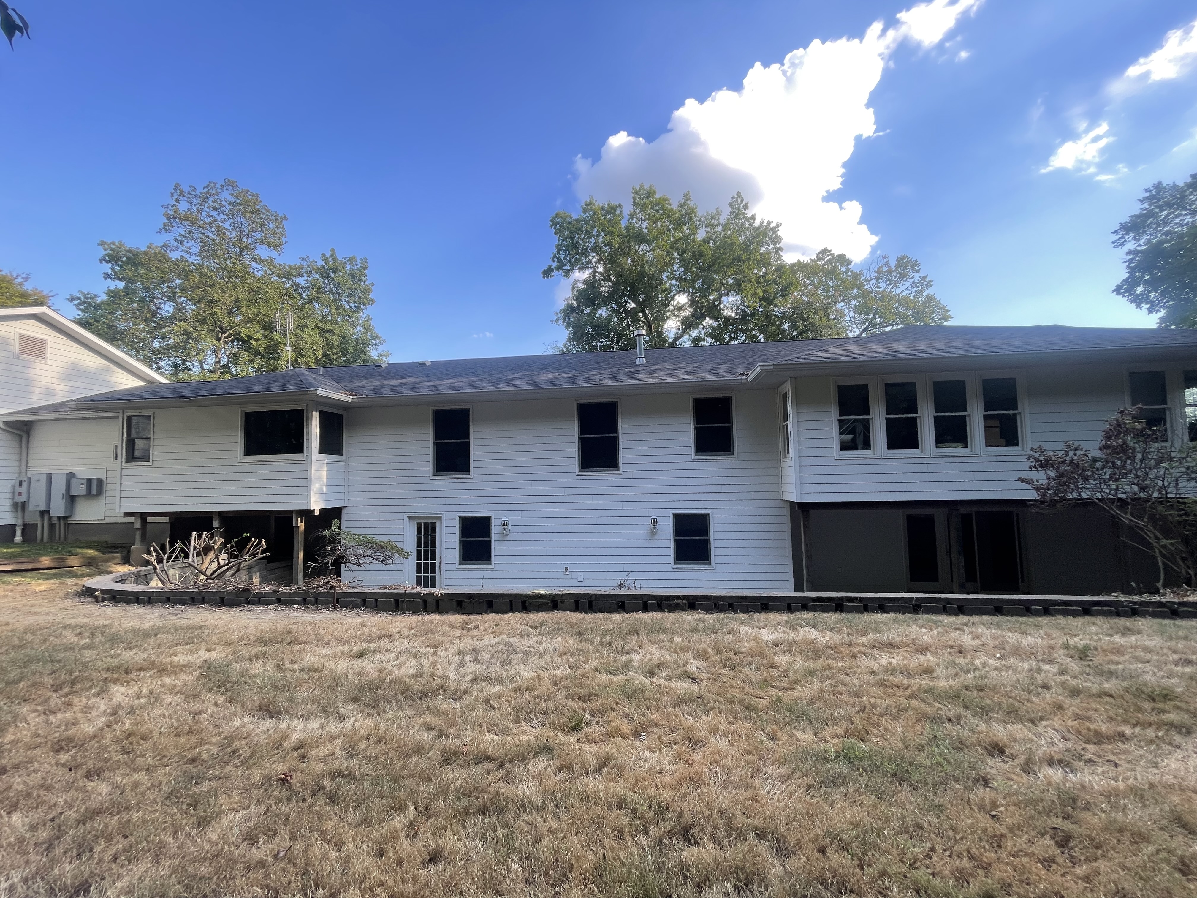 Murphysboro, Illinois, 62966, United States, 5 Bedrooms Bedrooms, ,6 BathroomsBathrooms,Residential,For Sale,1977081