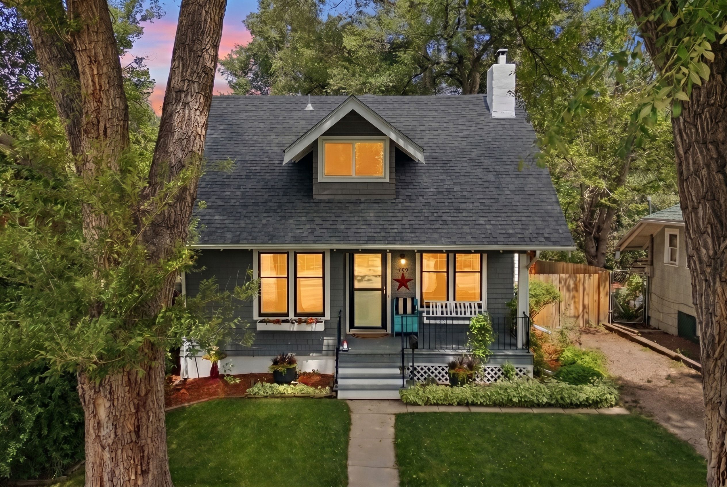  Storybook Ivywild Craftsman with Creekside Setting - 物件實景