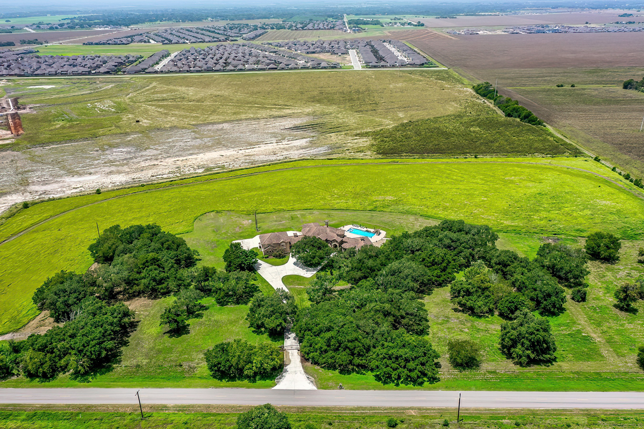 Seguin, Texas, 78155, United States, 7 Bedrooms Bedrooms, ,7 BathroomsBathrooms,Residential,For Sale,1994199