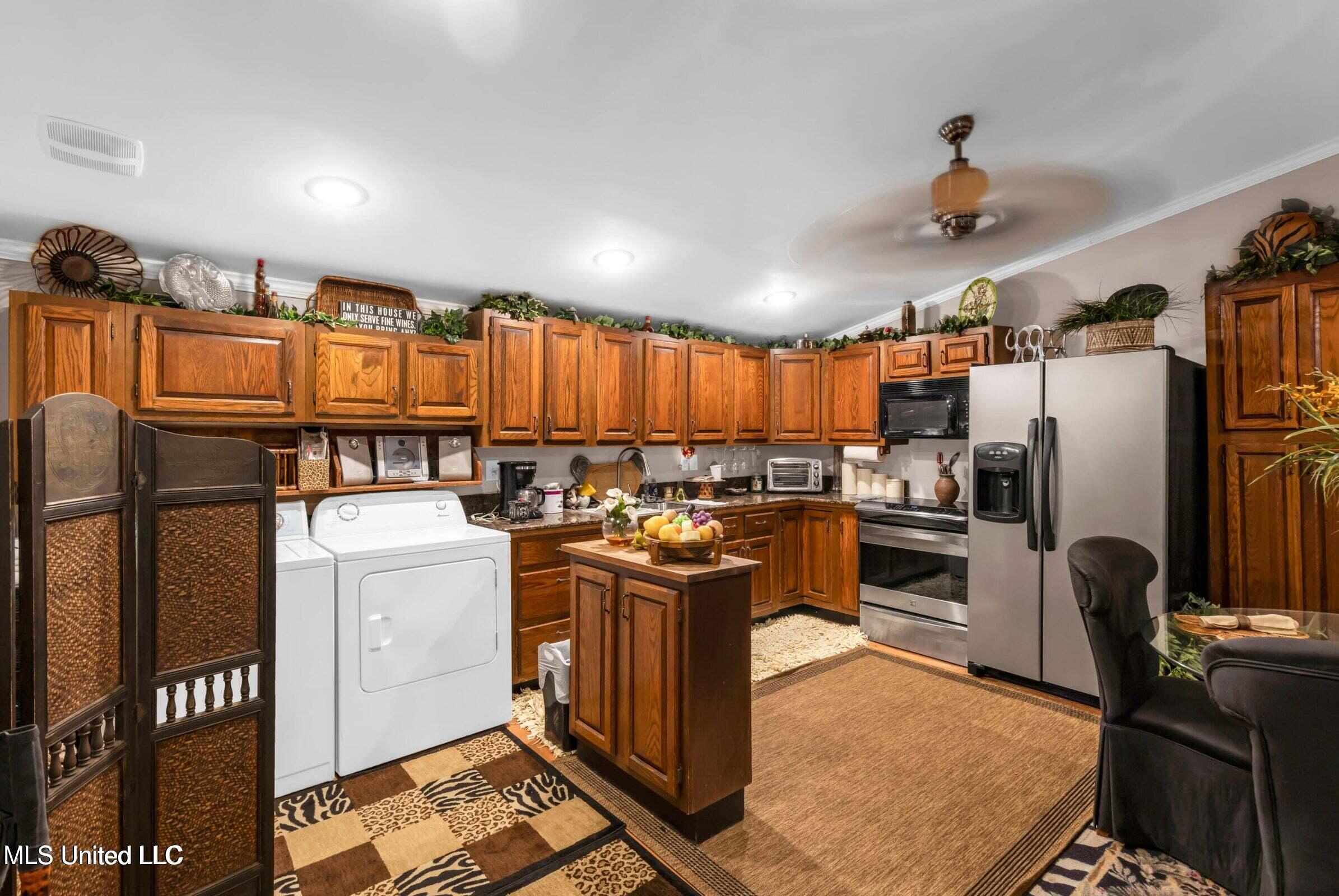 Biloxi, Mississippi, 39530, United States, 3 Bedrooms Bedrooms, ,3 BathroomsBathrooms,Residential,For Sale,1991800