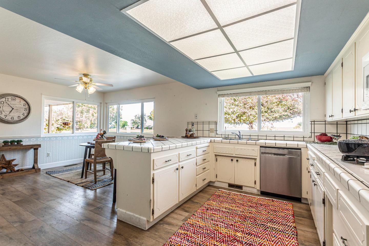 Hollister, California, 95023, United States, 4 Bedrooms Bedrooms, ,3 BathroomsBathrooms,Residential,For Sale,1750657