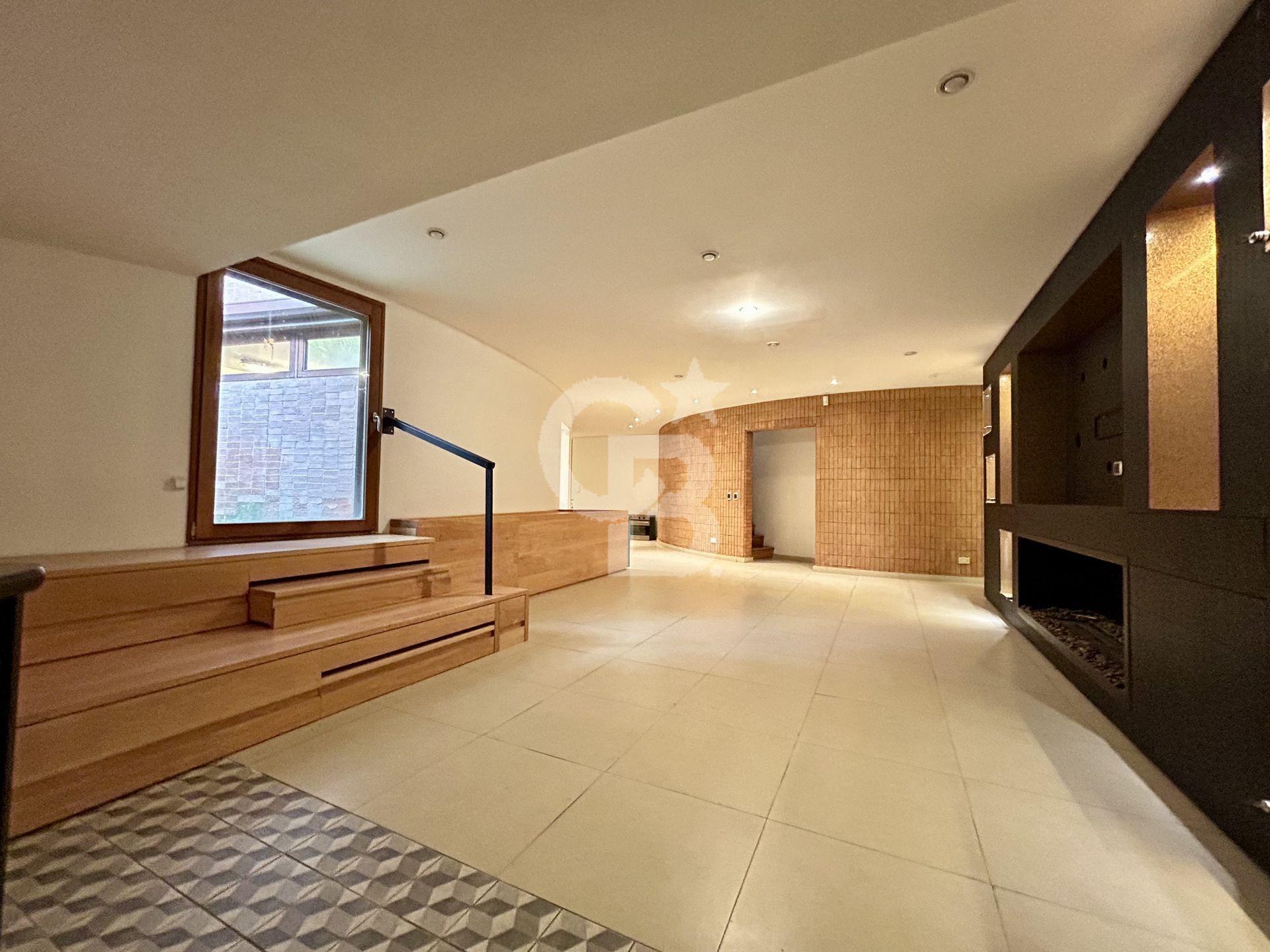 Vitacura, Chile, 5 Bedrooms Bedrooms, ,5 BathroomsBathrooms,Residential,For Sale,1969115