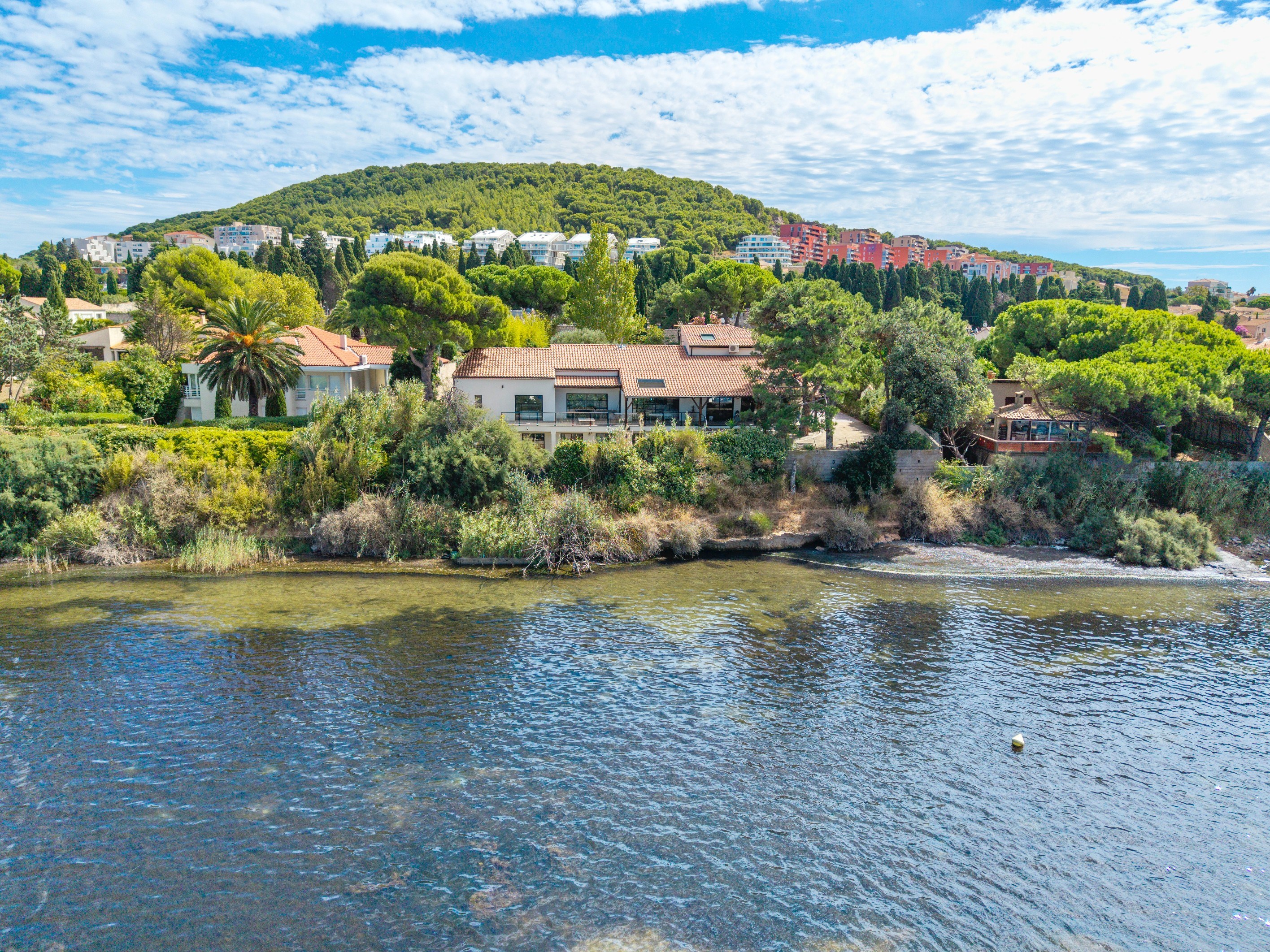  Stunning views of the Thau Lagoon_ Contemporary home with private access to the… - 物件實景