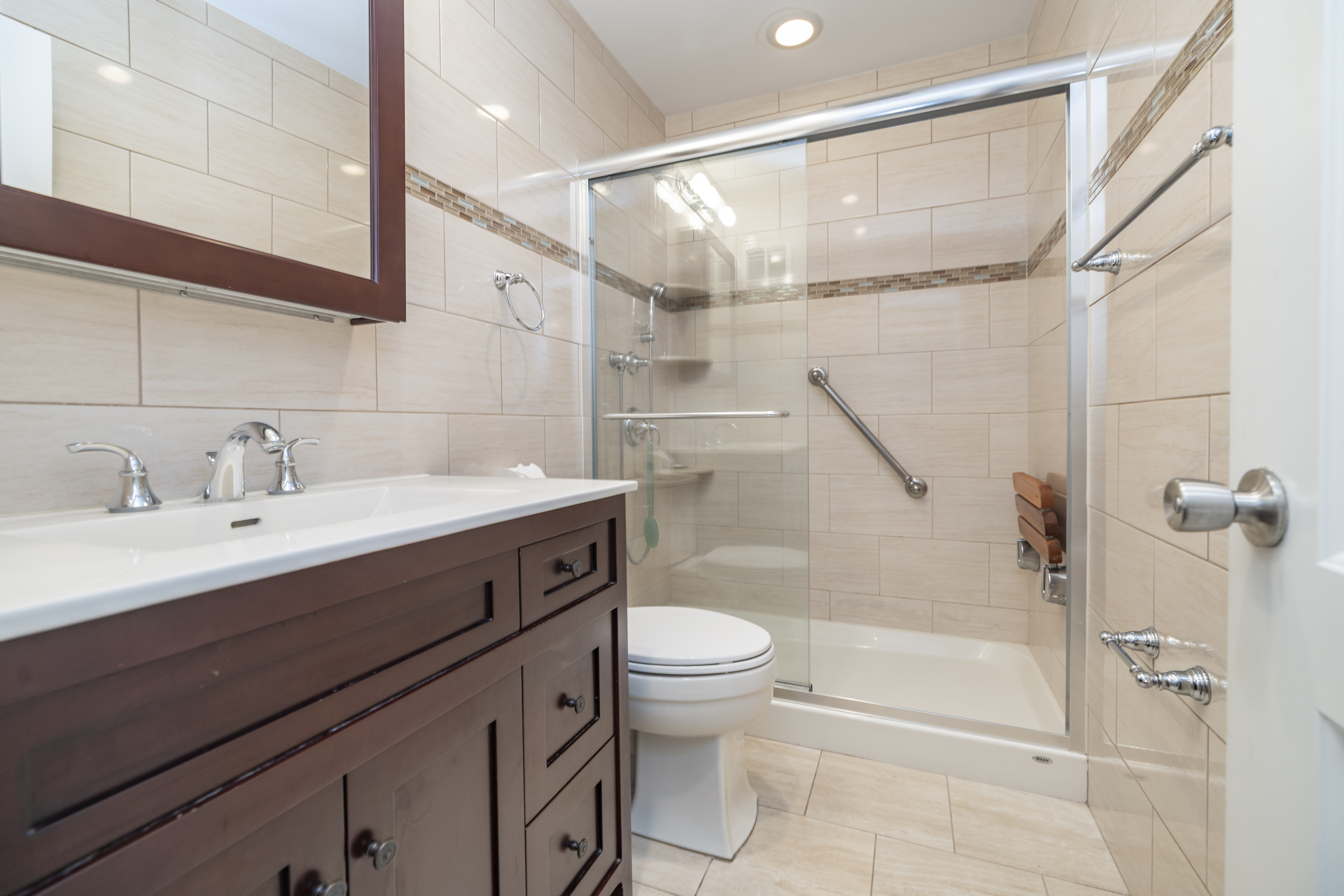  49 Roosevelt Court, Westbury, NY, 11590 - 物件實景