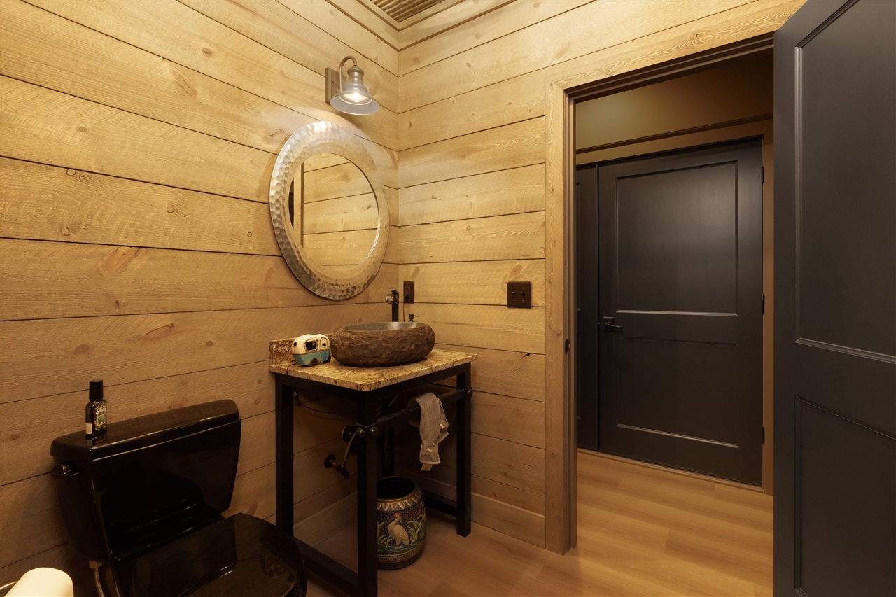 Bowling Green, Kentucky, 42103, United States, 5 Bedrooms Bedrooms, ,5 BathroomsBathrooms,Residential,For Sale,1986458