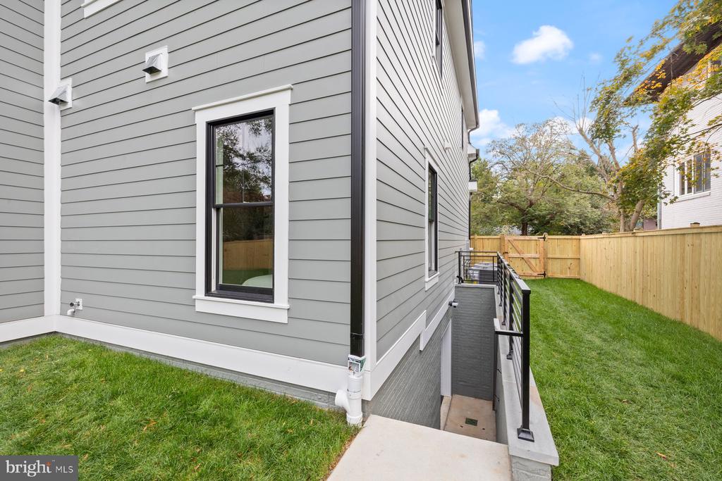 Chevy Chase, Maryland, 20815, United States, 6 Bedrooms Bedrooms, ,7 BathroomsBathrooms,Residential,For Sale,1976530