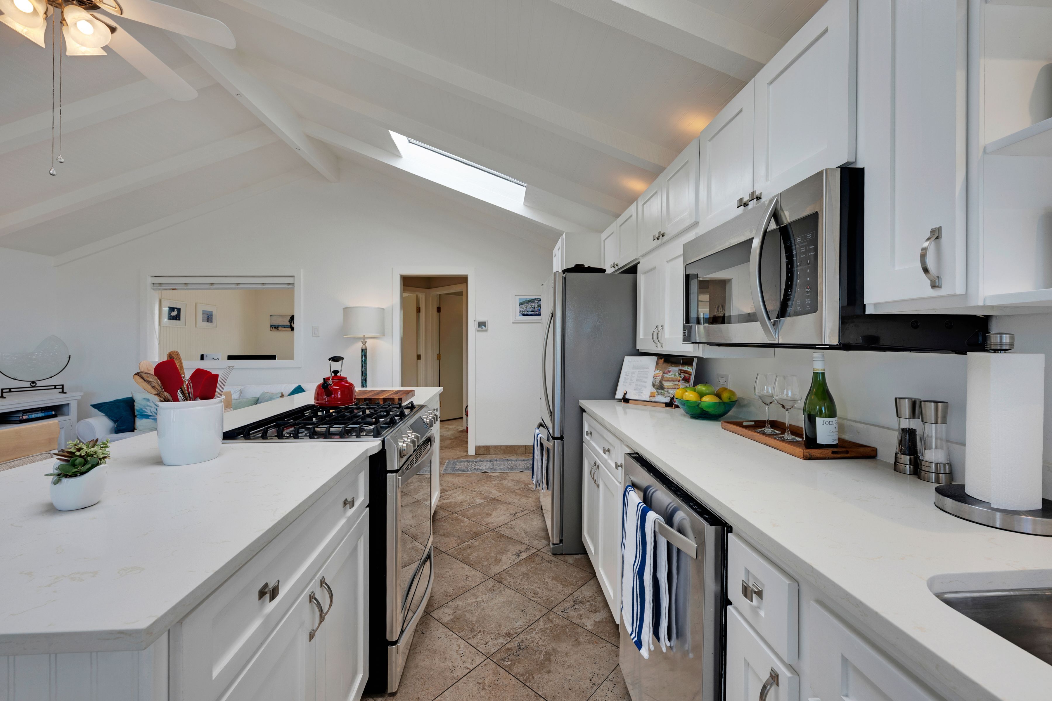  7036 Cliff Avenue, Bodega Bay, CA 94923 - 物件實景