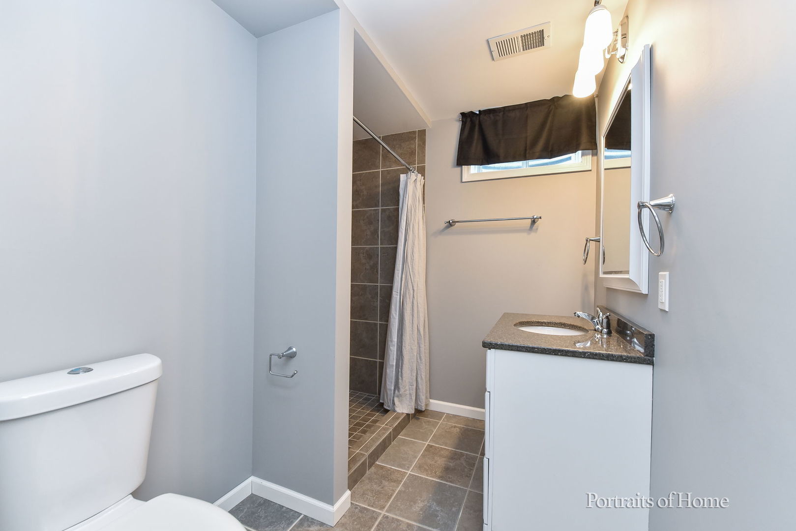Yorkville, Illinois, 60560, United States, 5 Bedrooms Bedrooms, ,4 BathroomsBathrooms,Residential,For Sale,1940402