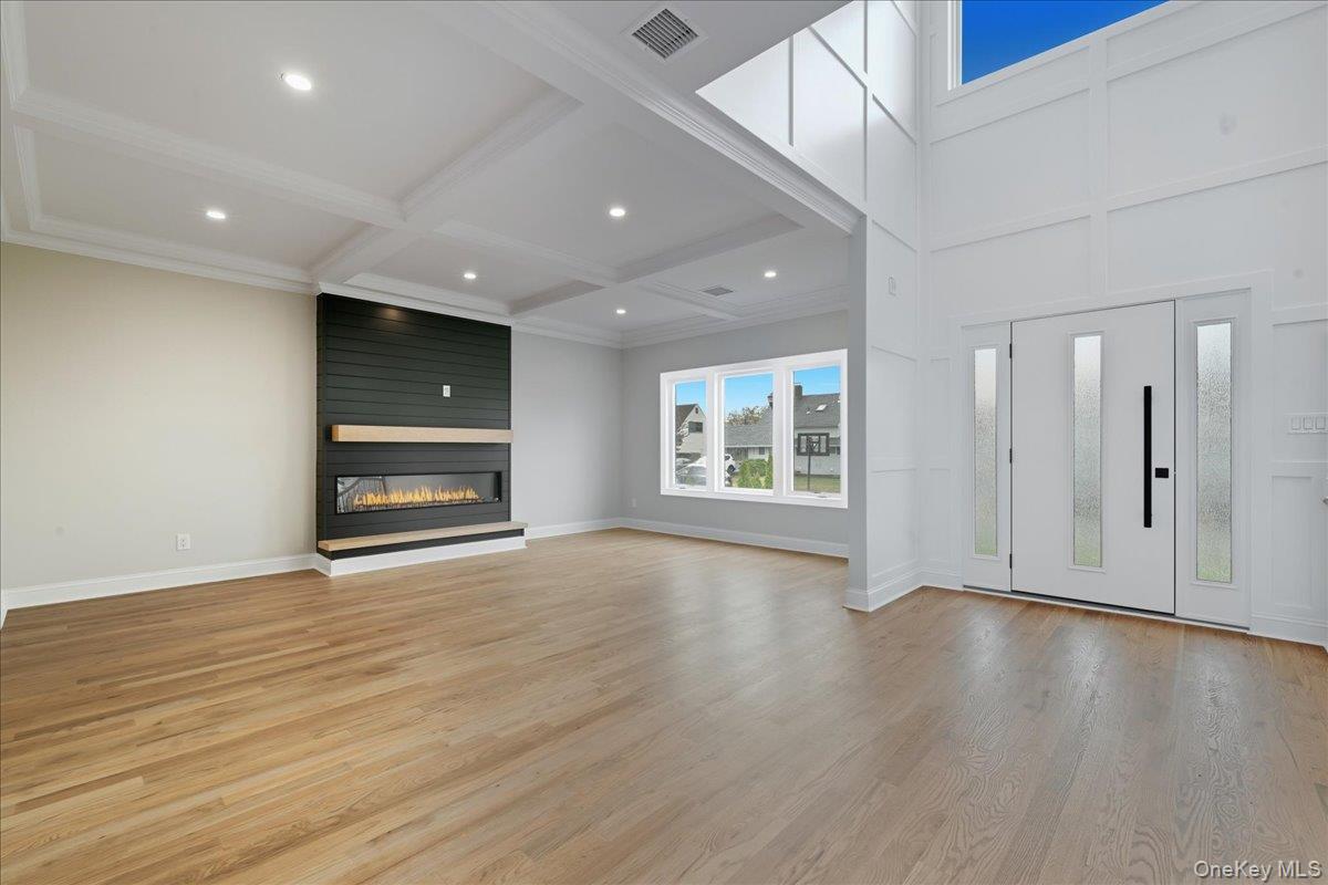 Westbury, New York, 11590, United States, 5 Bedrooms Bedrooms, ,5 BathroomsBathrooms,Residential,For Sale,1991038