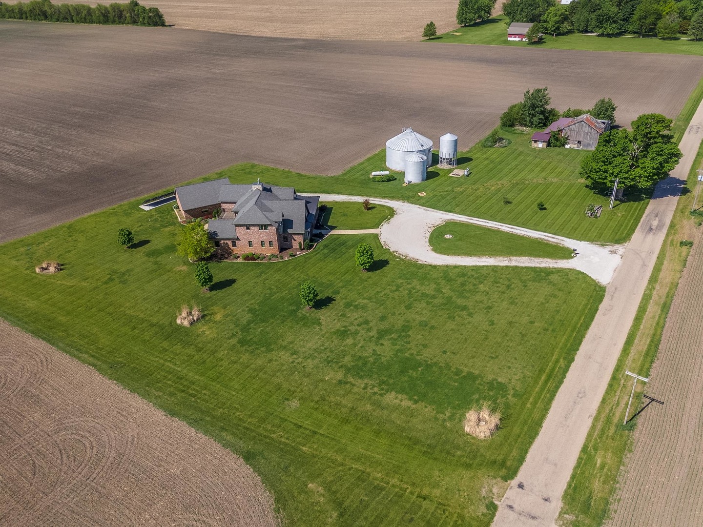 Hudson, Illinois, 61748, United States, 3 Bedrooms Bedrooms, ,5 BathroomsBathrooms,Residential,For Sale,1987913