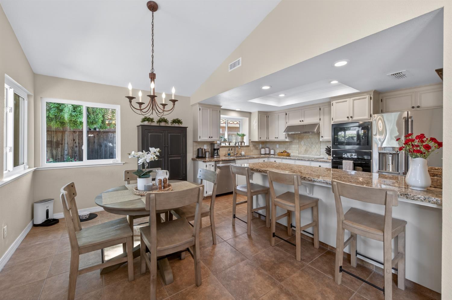 Madera, California, 93637, United States, 3 Bedrooms Bedrooms, ,3 BathroomsBathrooms,Residential,For Sale,2048519