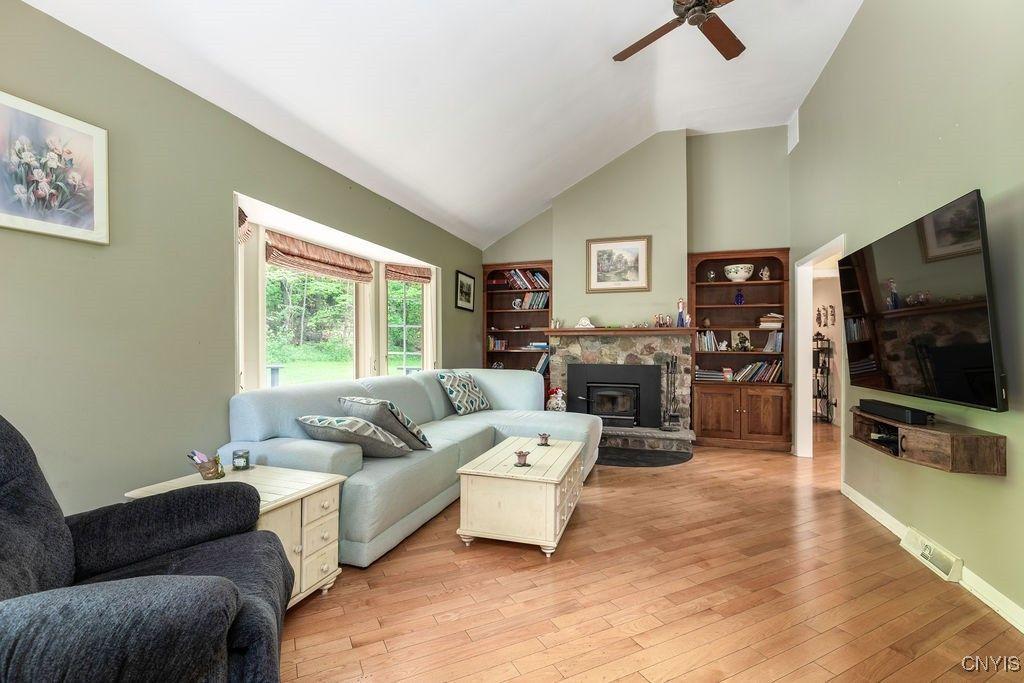Jamesville, New York, 13078, United States, 4 Bedrooms Bedrooms, ,4 BathroomsBathrooms,Residential,For Sale,1829138