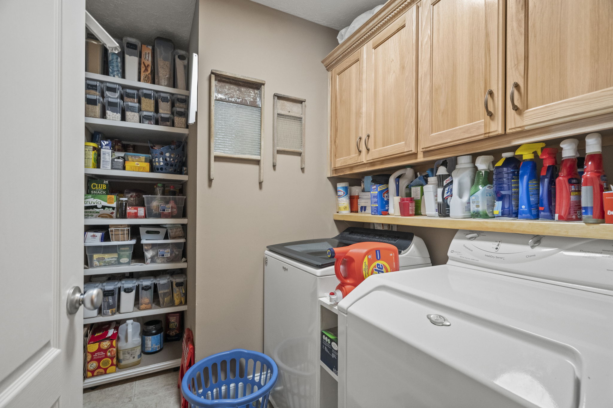 Ashland City, Tennessee, 37015, United States, 3 Bedrooms Bedrooms, ,3 BathroomsBathrooms,Residential,For Sale,1983979