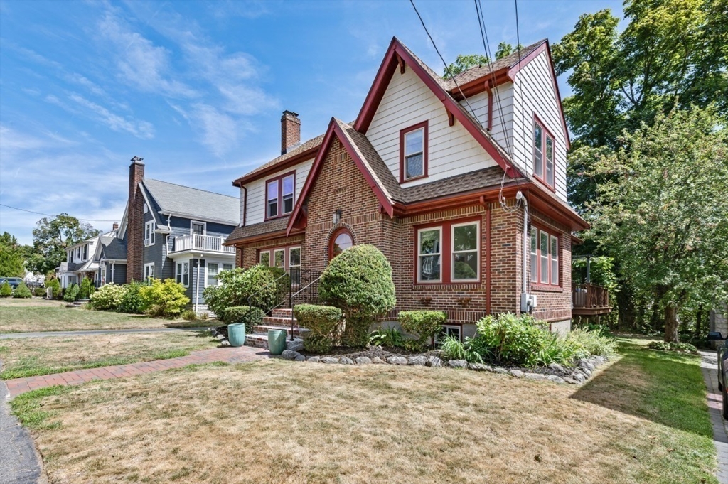 Medford, Massachusetts, 02155, United States, 4 Bedrooms Bedrooms, ,4 BathroomsBathrooms,Residential,For Sale,1939747