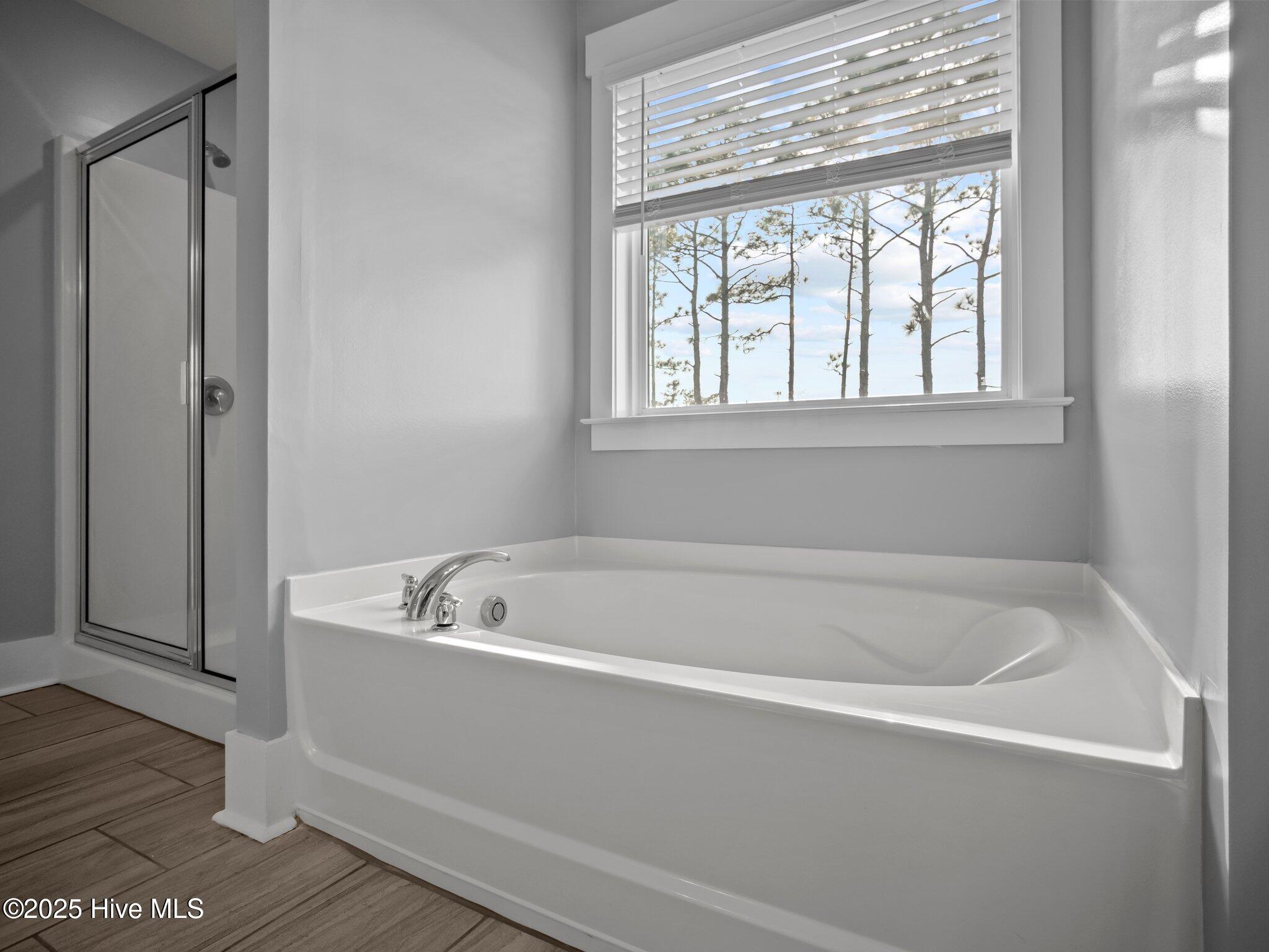 Newport, North Carolina, 28570, United States, 4 Bedrooms Bedrooms, ,3 BathroomsBathrooms,Residential,For Sale,1991180