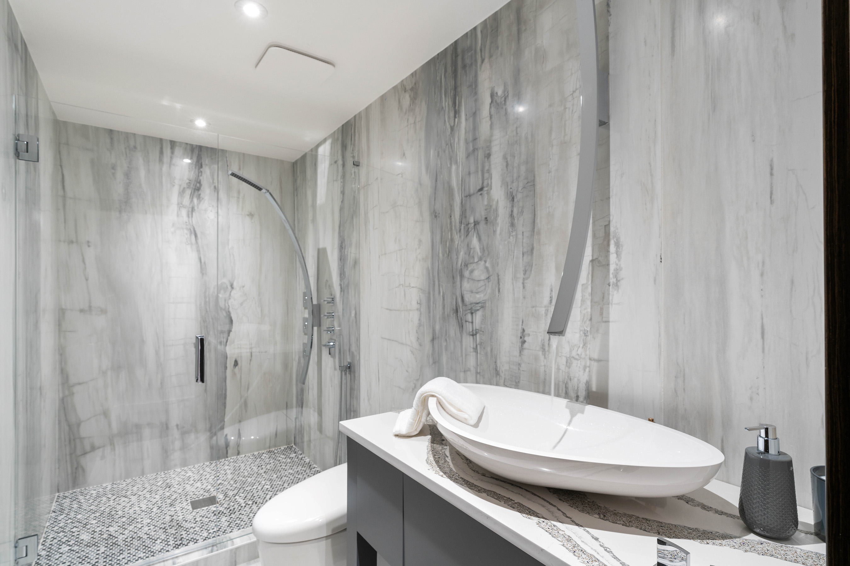  Exceptional Modern-Contemporary Residence on a Rare Double Lot - 物件實景