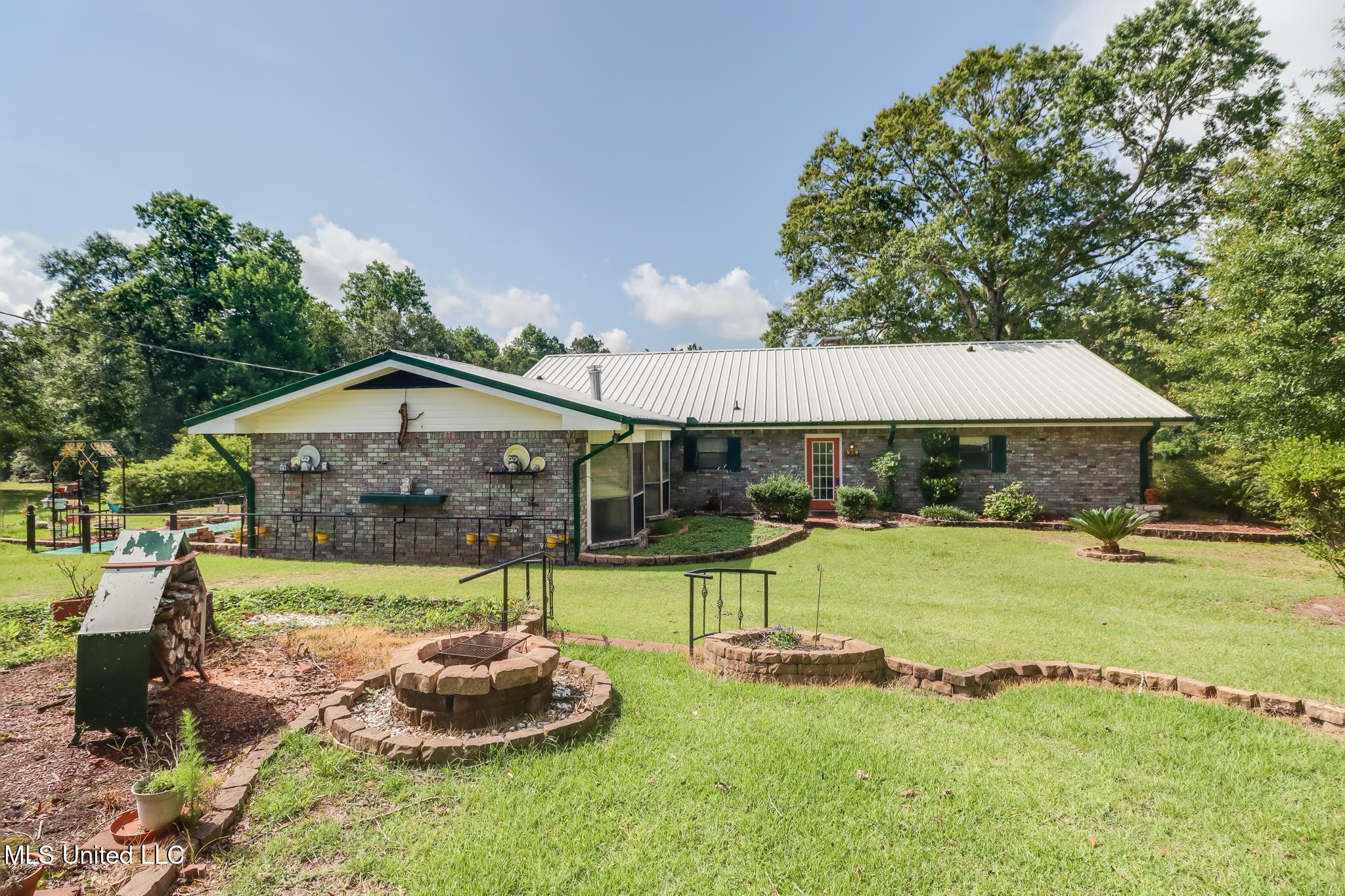 Pass Christian, Mississippi, 39571, United States, 3 Bedrooms Bedrooms, ,2 BathroomsBathrooms,Residential,For Sale,1874692
